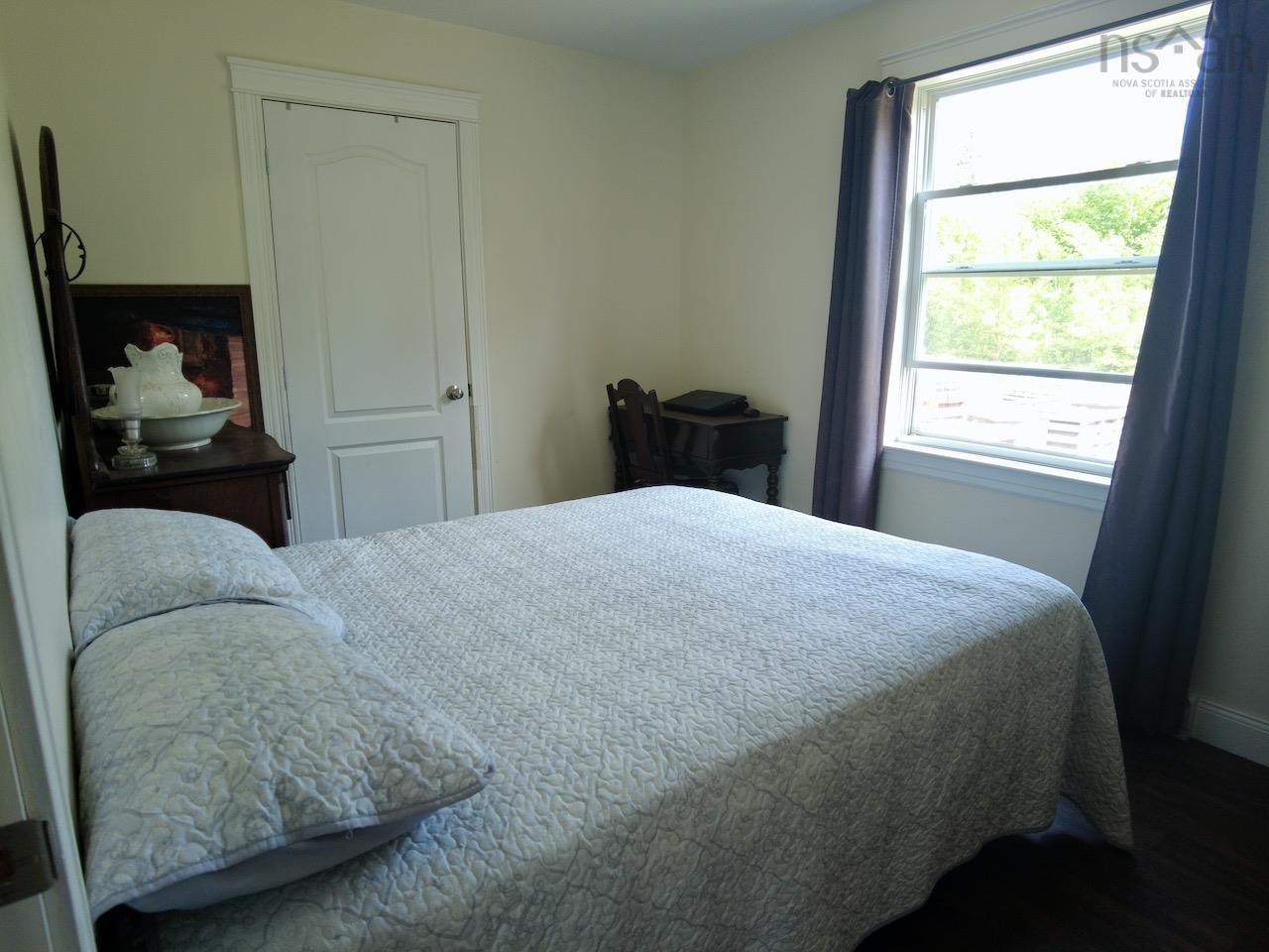 $779,000.00: 10205 204 Highway, South Victoria