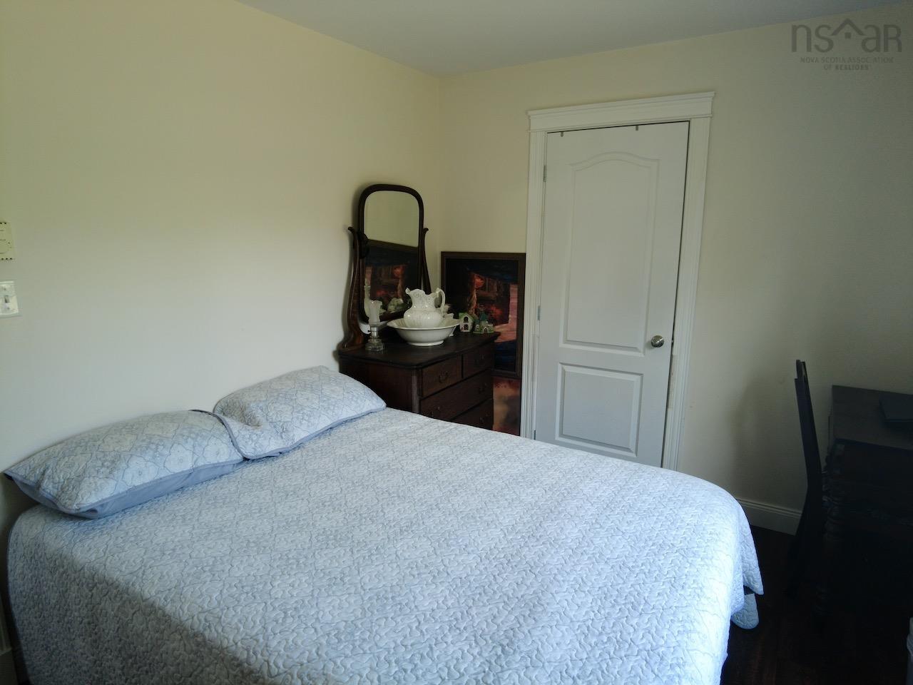 $779,000.00: 10205 204 Highway, South Victoria