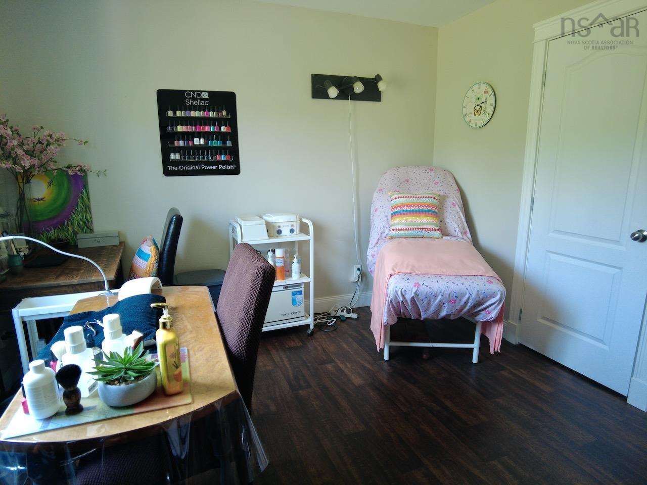 $779,000.00: 10205 204 Highway, South Victoria