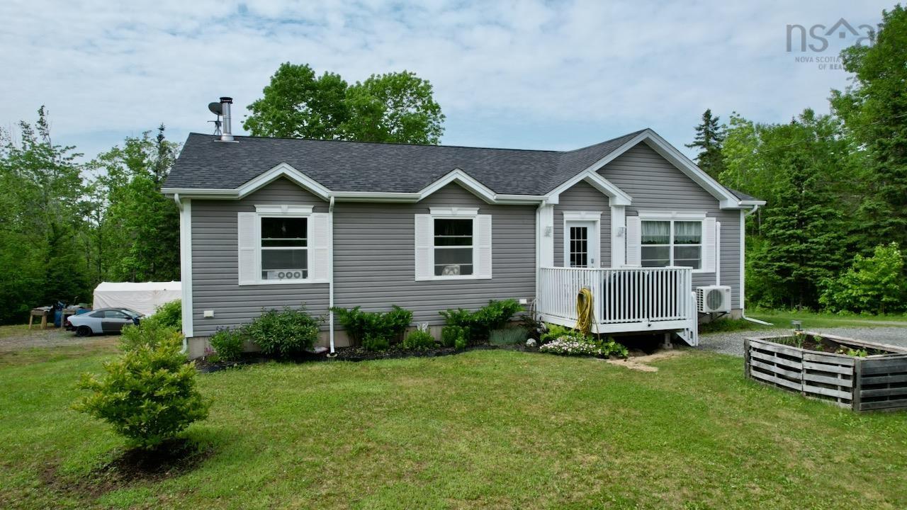 $779,000.00: 10205 204 Highway, South Victoria