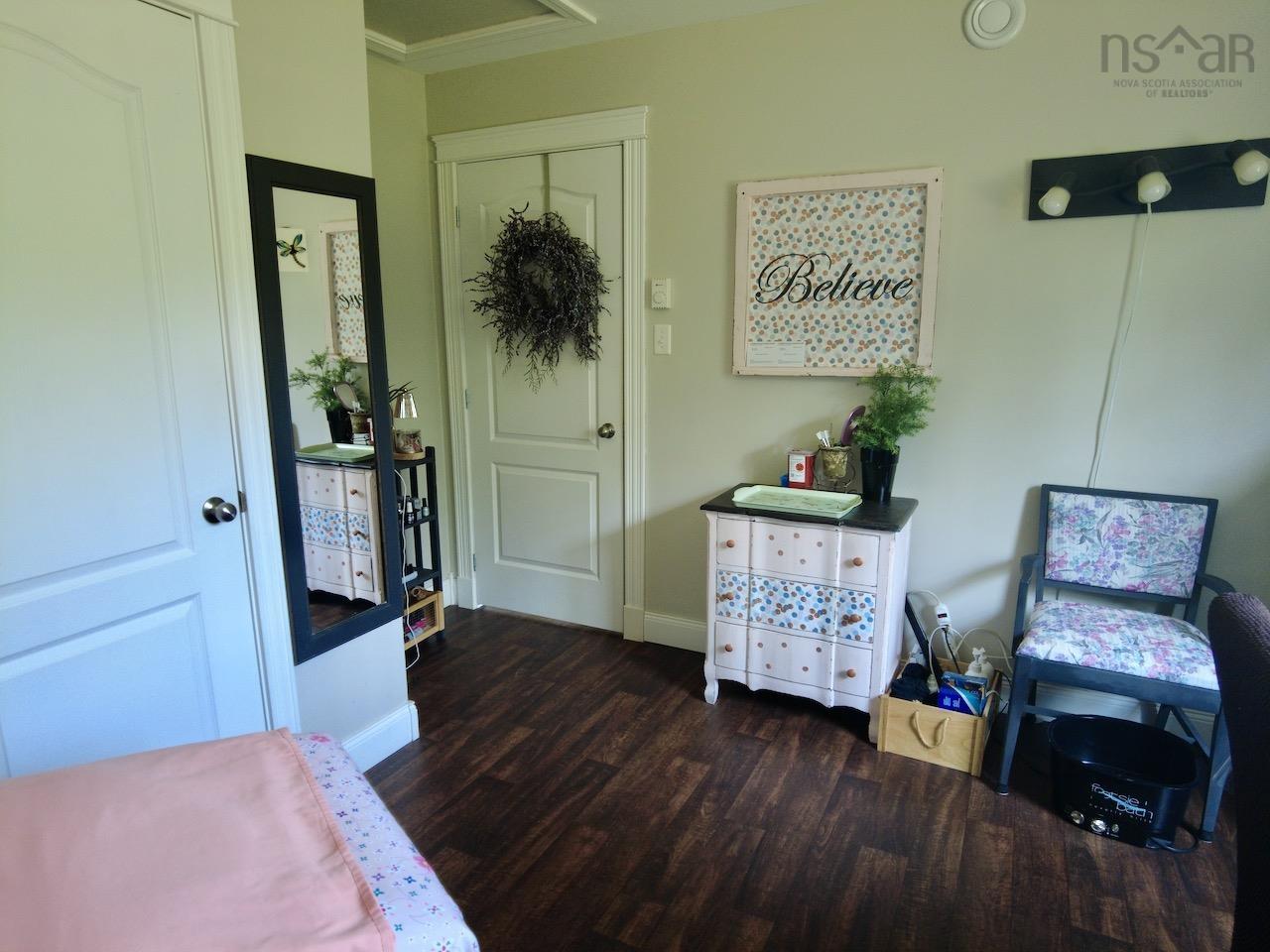 $779,000.00: 10205 204 Highway, South Victoria