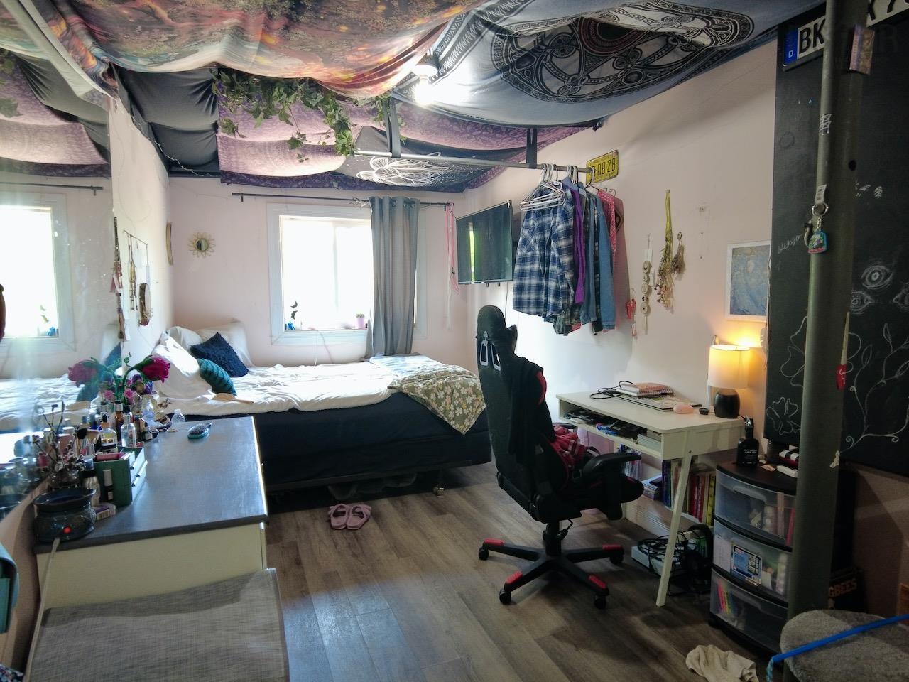 $779,000.00: 10205 204 Highway, South Victoria