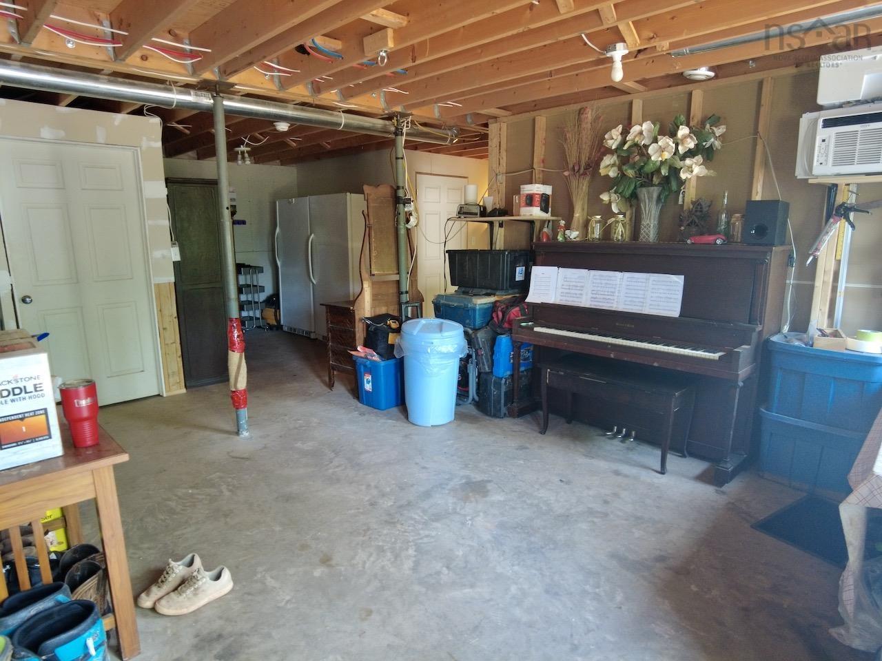 $779,000.00: 10205 204 Highway, South Victoria