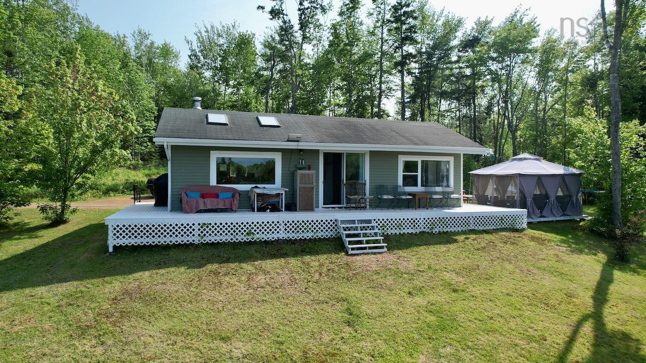 $779,000.00: 10205 204 Highway, South Victoria