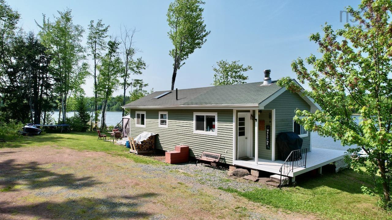 $779,000.00: 10205 204 Highway, South Victoria