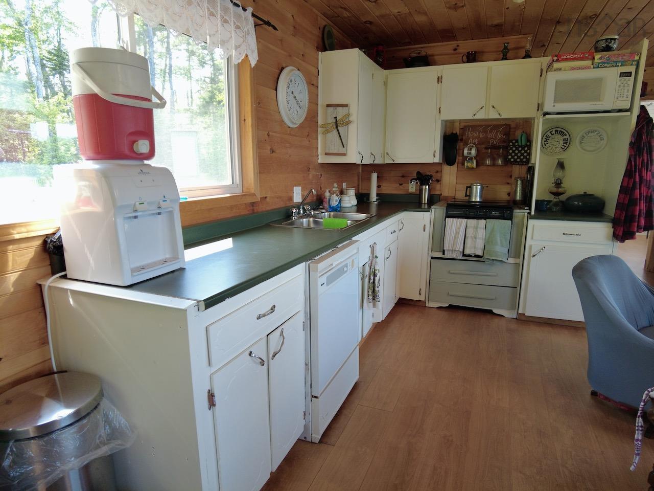 $779,000.00: 10205 204 Highway, South Victoria