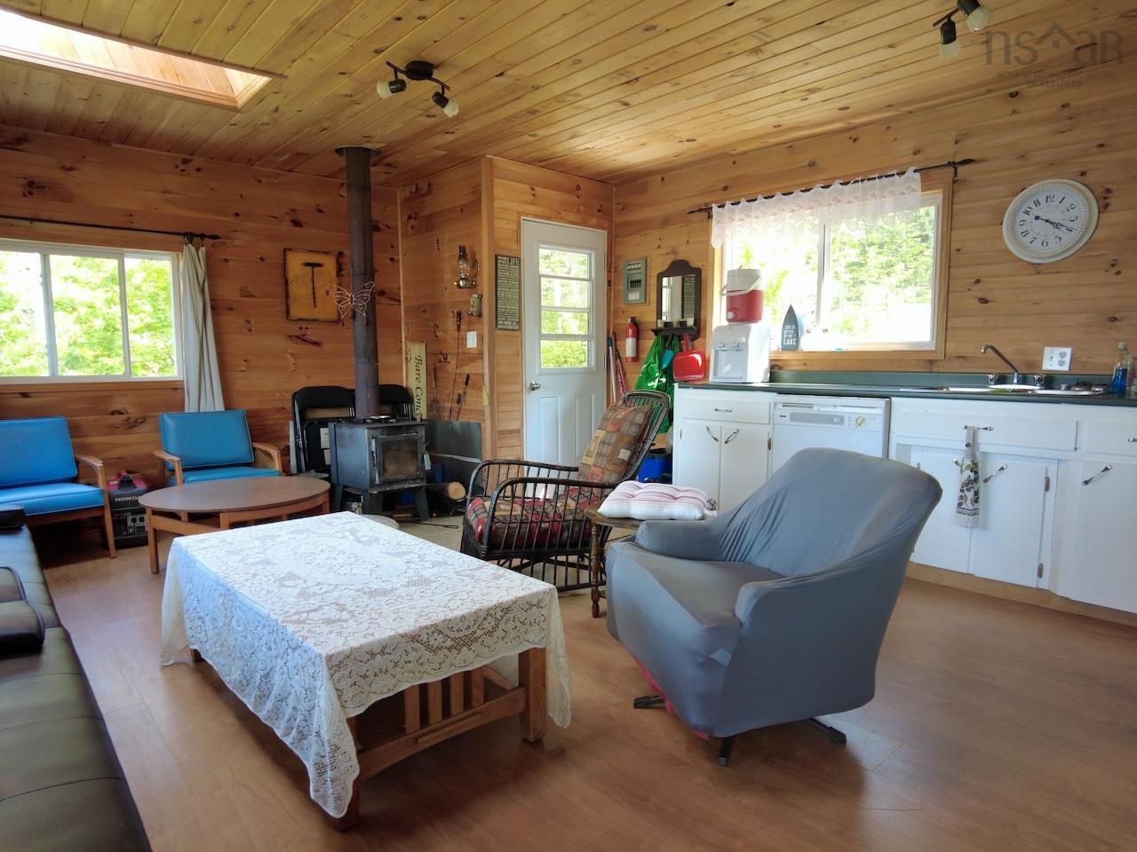 $779,000.00: 10205 204 Highway, South Victoria