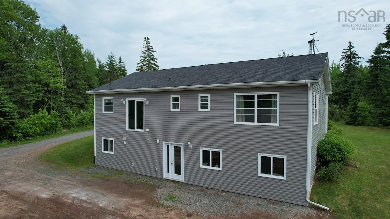 $779,000.00: 10205 204 Highway, South Victoria