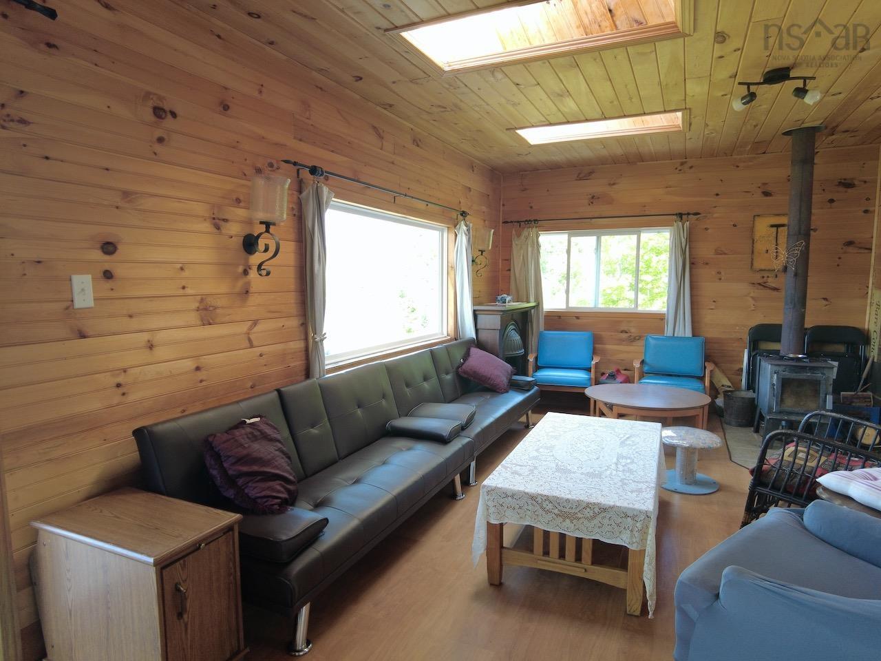 $779,000.00: 10205 204 Highway, South Victoria