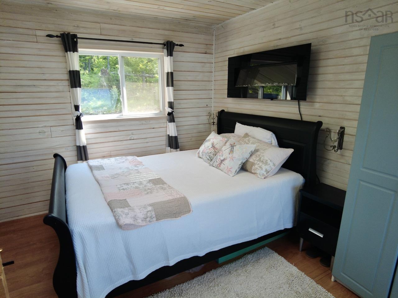 $779,000.00: 10205 204 Highway, South Victoria