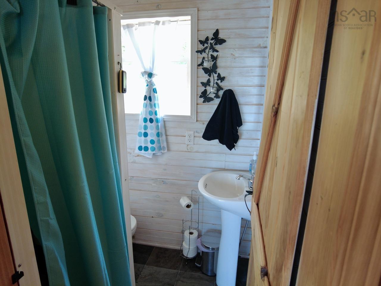 $779,000.00: 10205 204 Highway, South Victoria