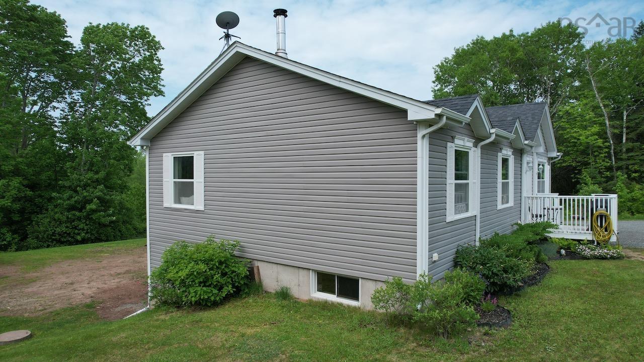 $779,000.00: 10205 204 Highway, South Victoria