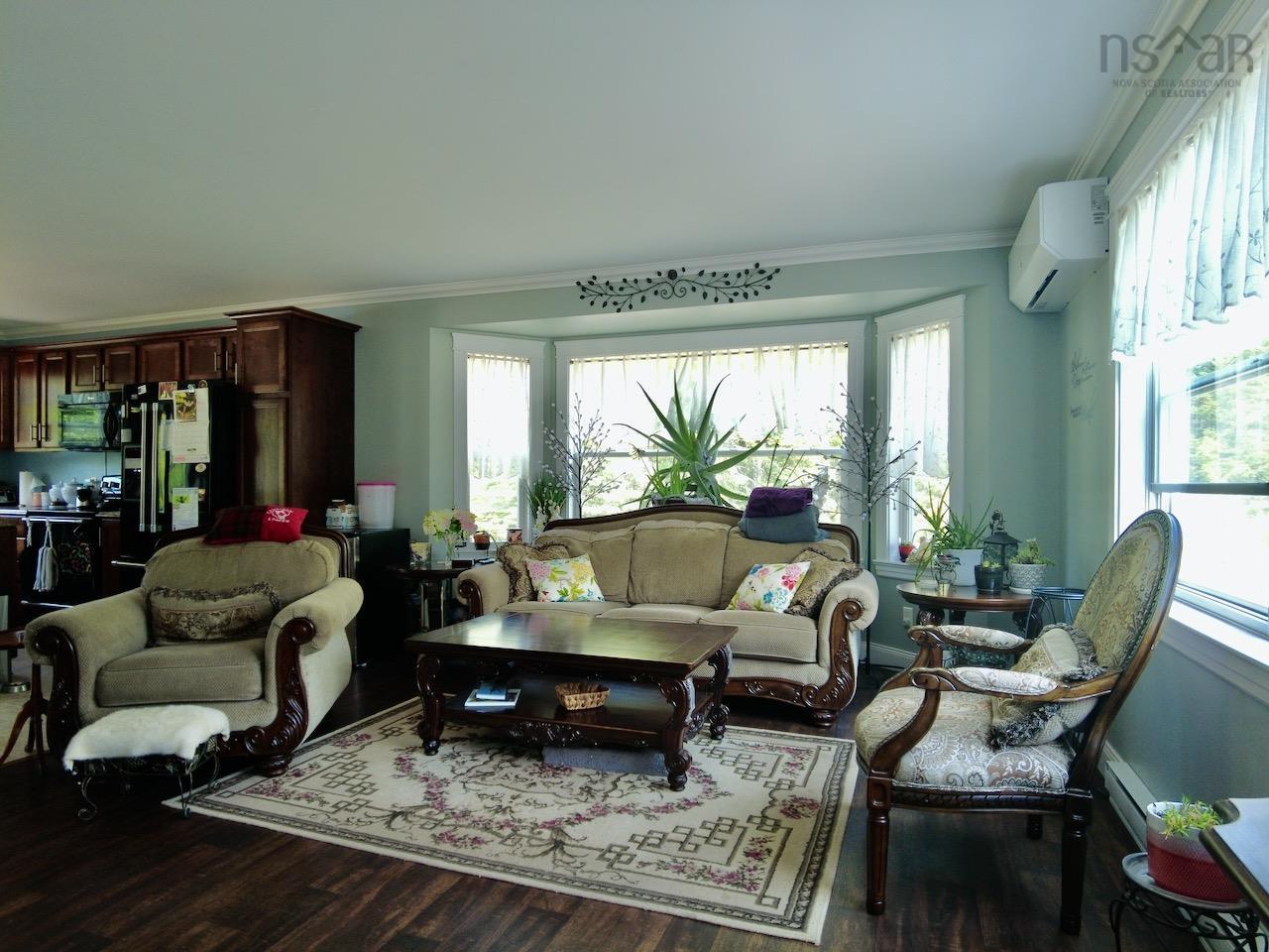 $779,000.00: 10205 204 Highway, South Victoria