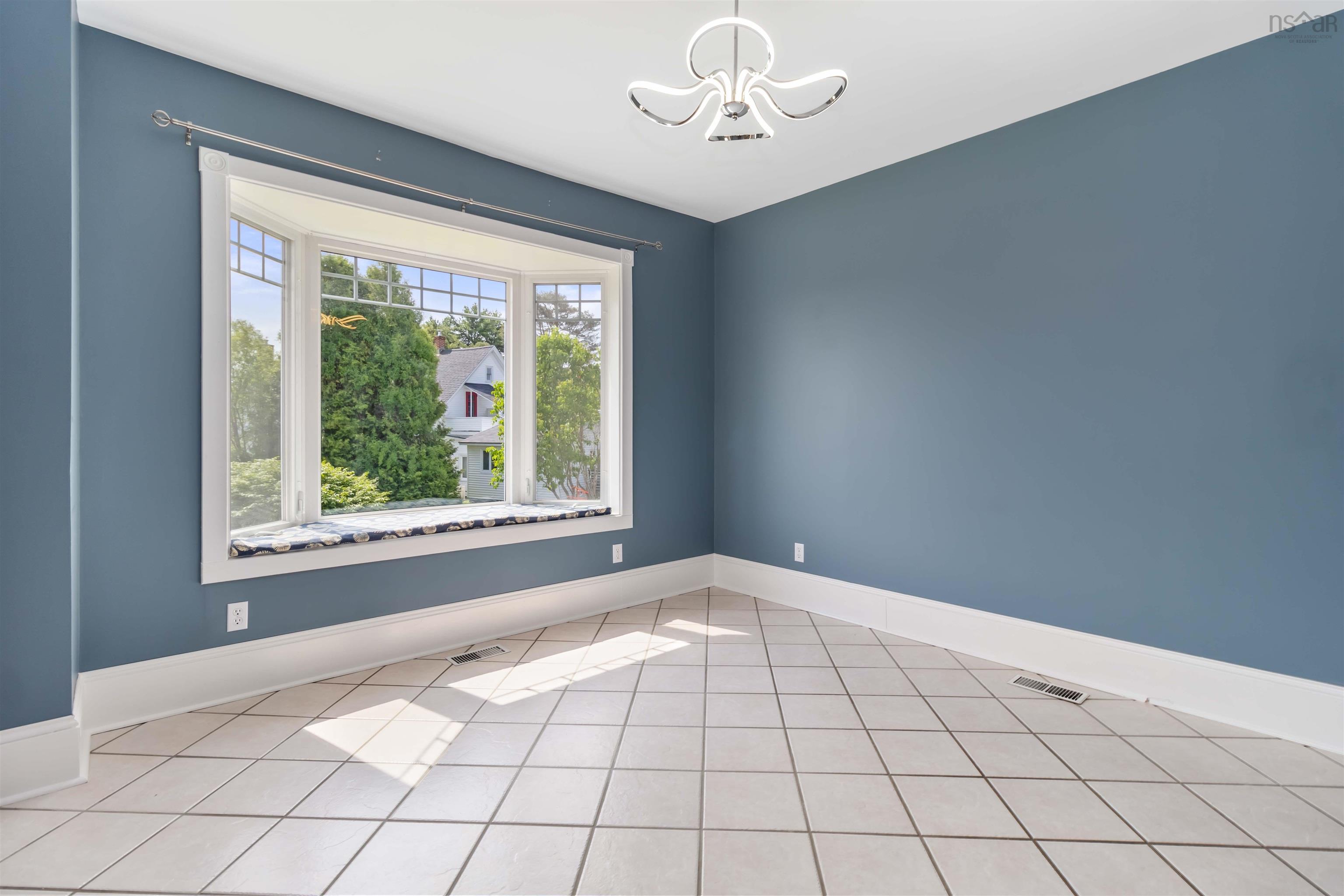 $569,900.00: 980 Highway 331, Conquerall Bank