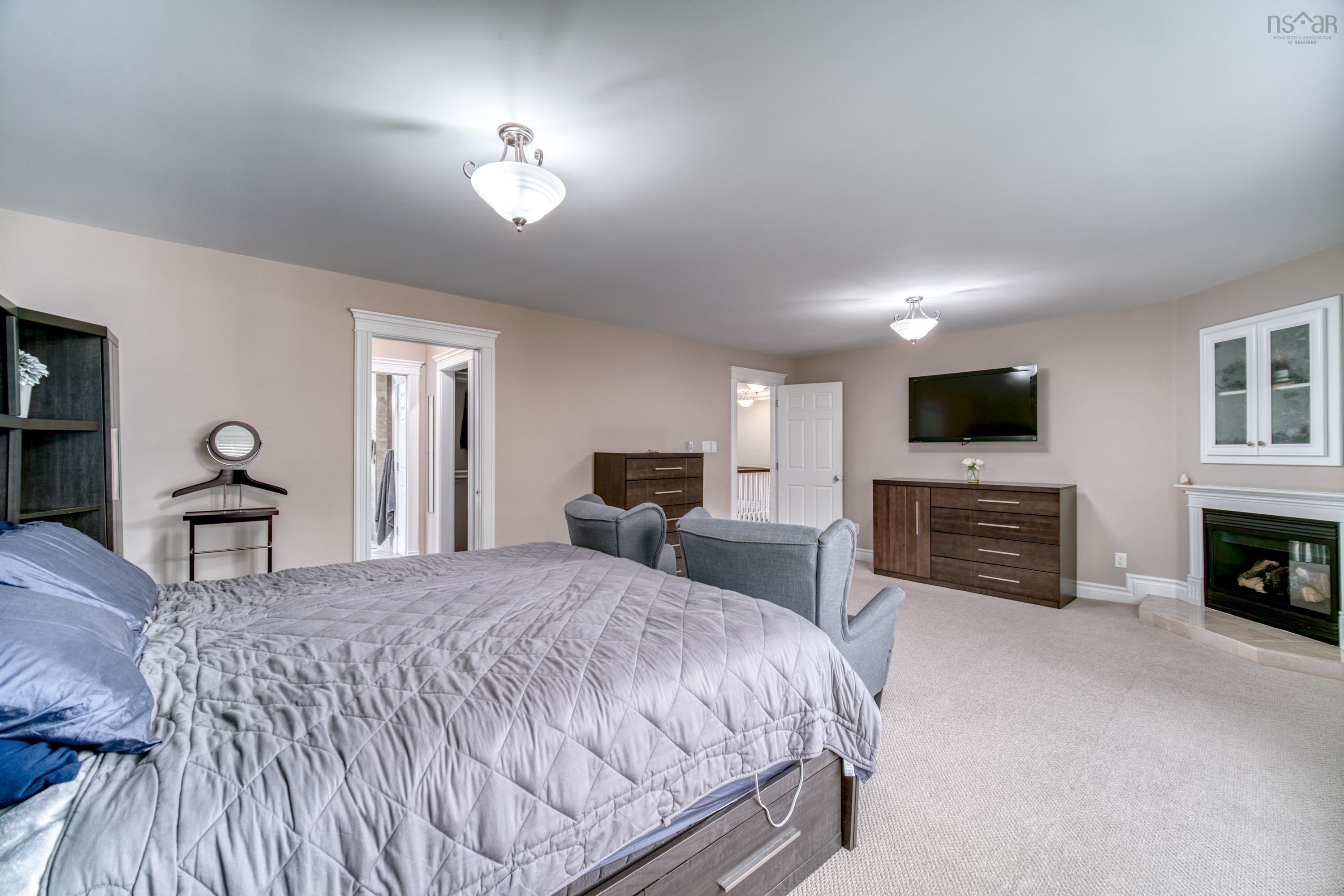 $1,690,000.00: 42 Vrege Court, Hammonds Plains