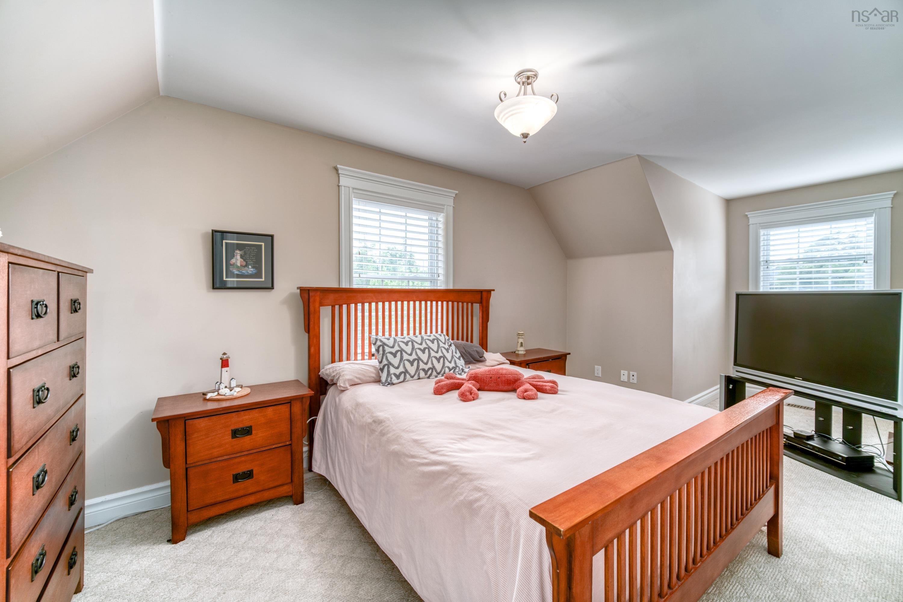 $1,690,000.00: 42 Vrege Court, Hammonds Plains