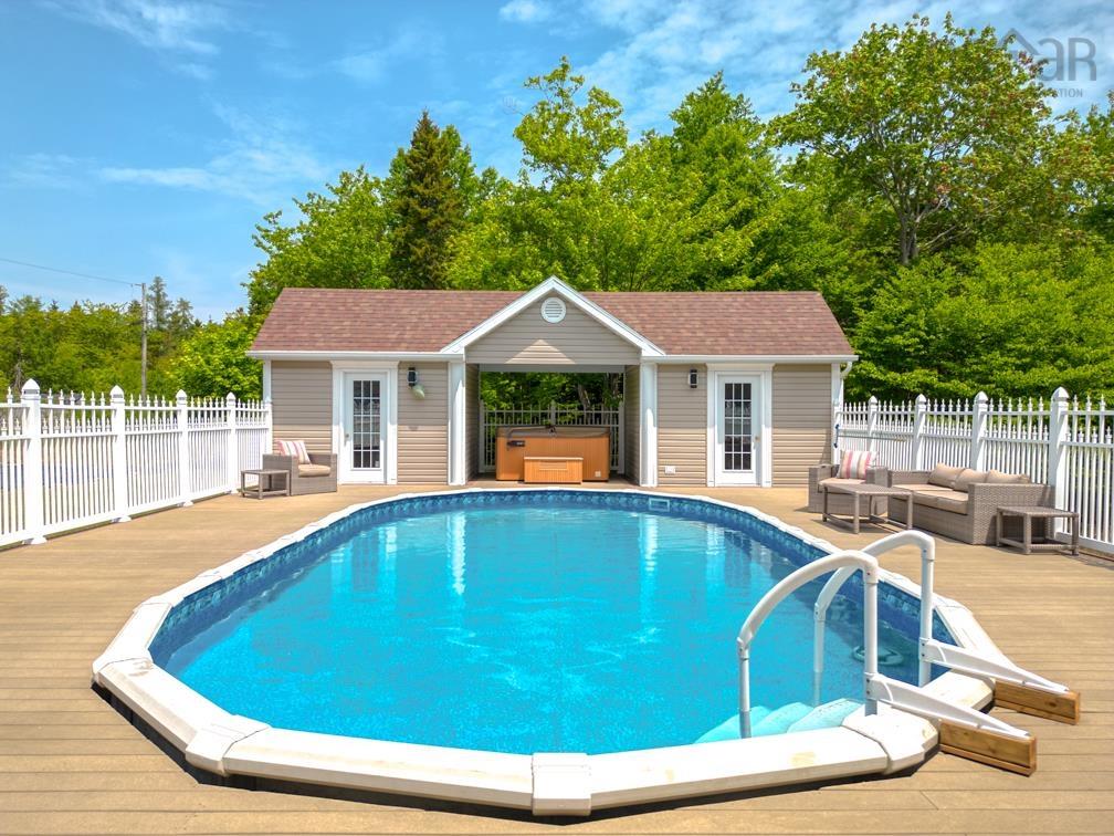 $1,690,000.00: 42 Vrege Court, Hammonds Plains
