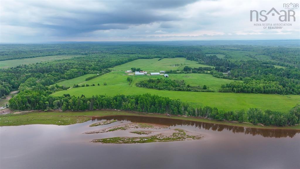 $1,250,000.00: 7729 Highway 321, Roslin