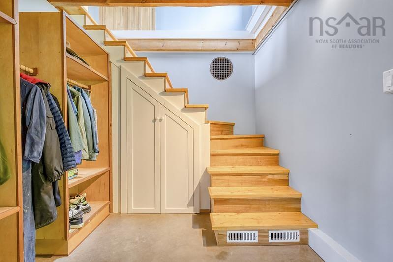 $685,000.00: 1749 Northwest Road, Blockhouse