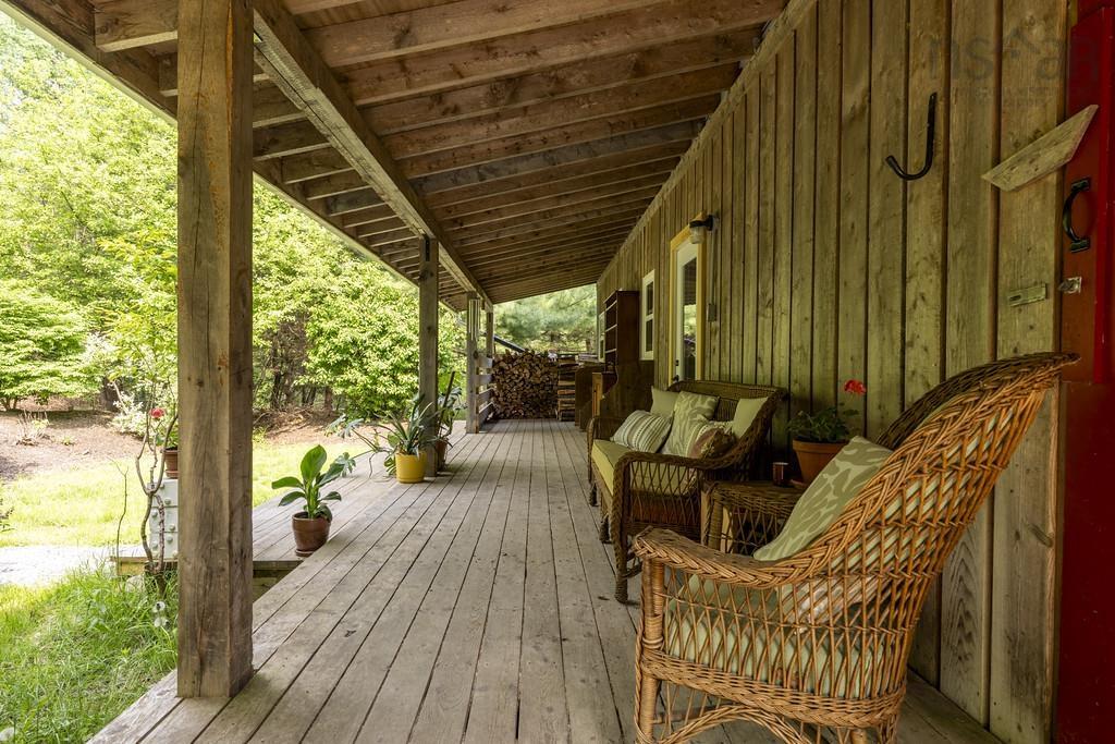 $685,000.00: 1749 Northwest Road, Blockhouse