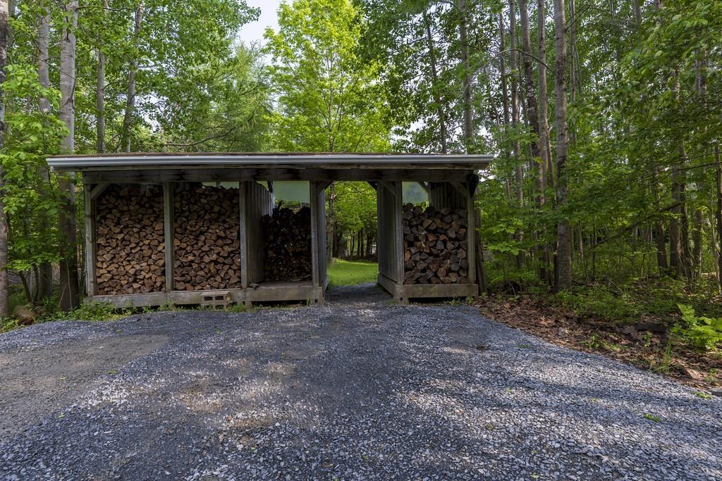 $685,000.00: 1749 Northwest Road, Blockhouse