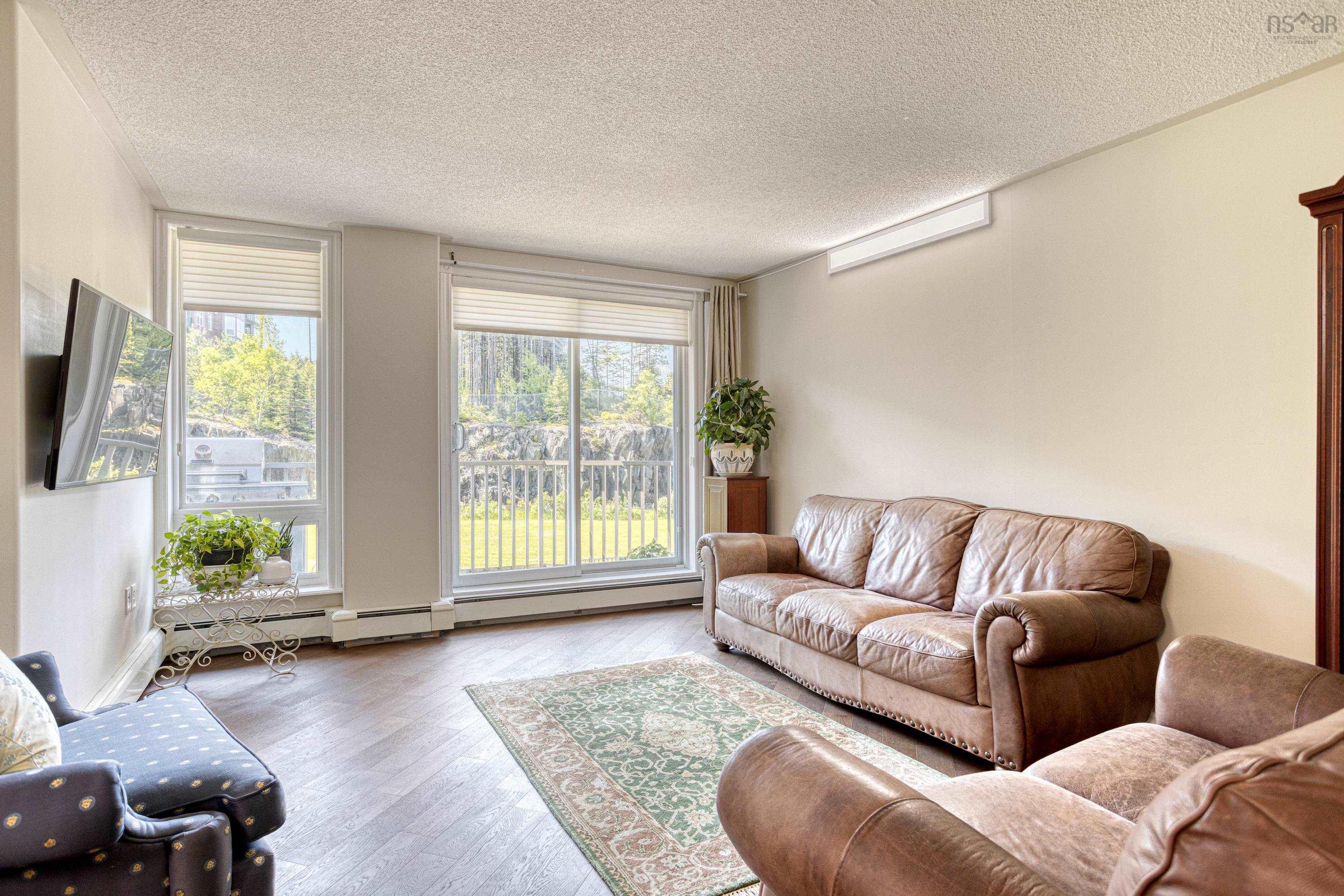 $459,000.00: 206 40 Regency Park Drive, Halifax