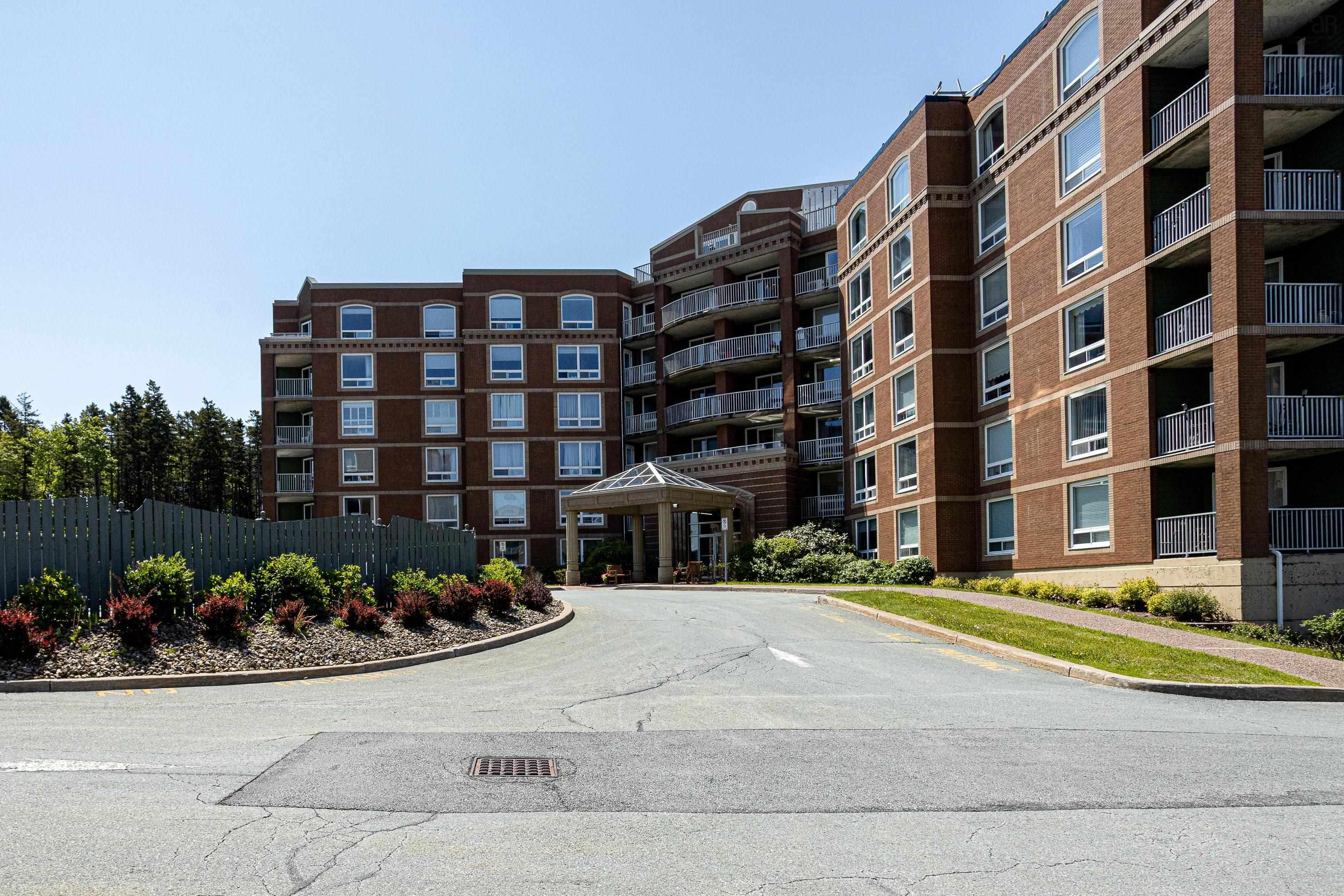 $459,000.00: 206 40 Regency Park Drive, Halifax