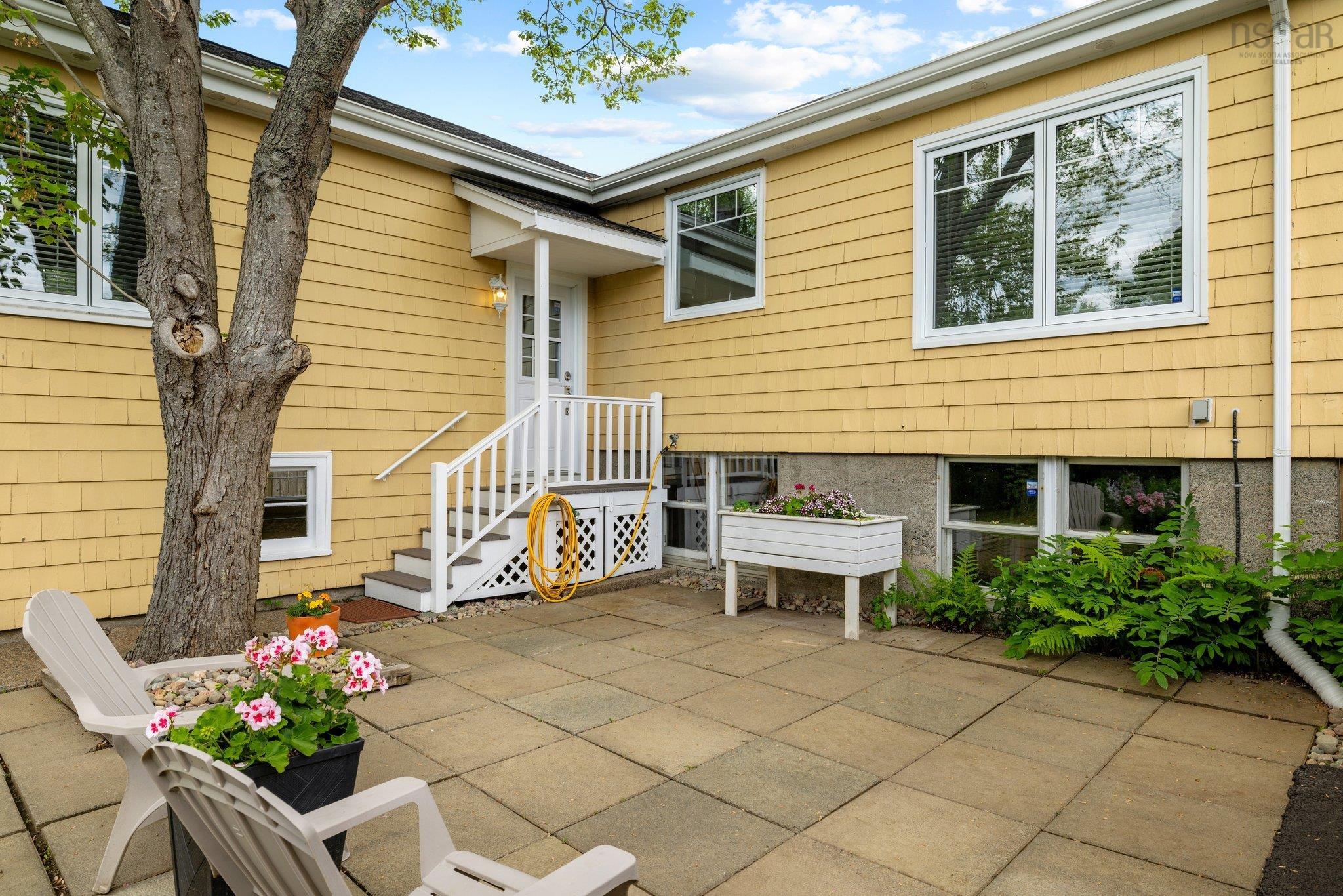 $489,900.00: 210 Main Street, Dartmouth