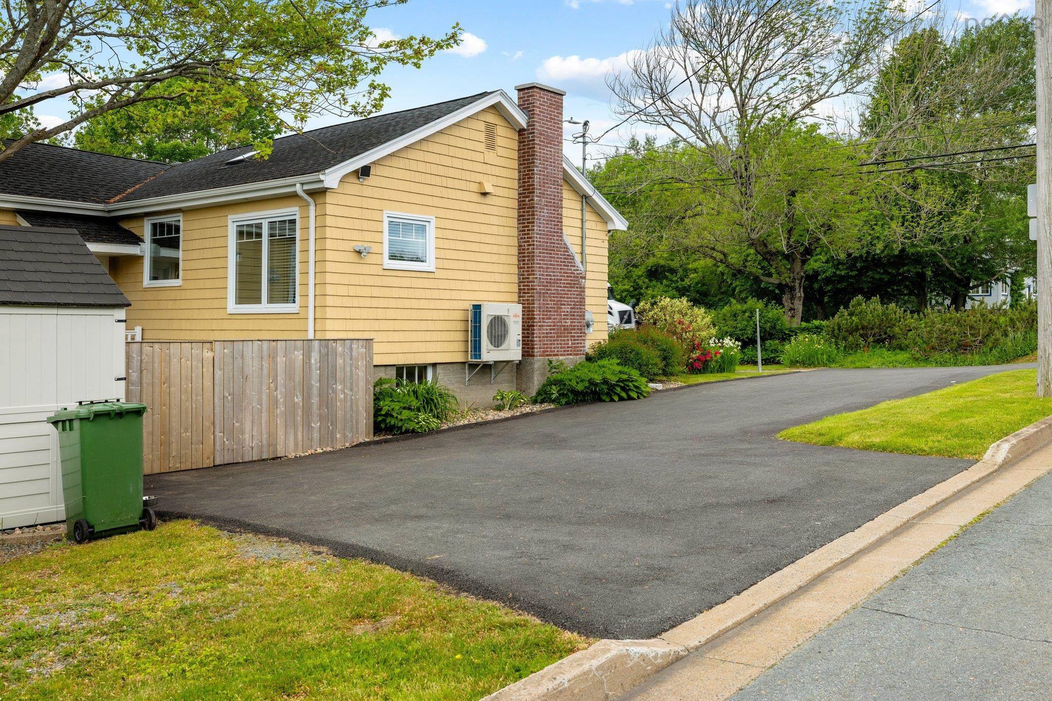 $489,900.00: 210 Main Street, Dartmouth