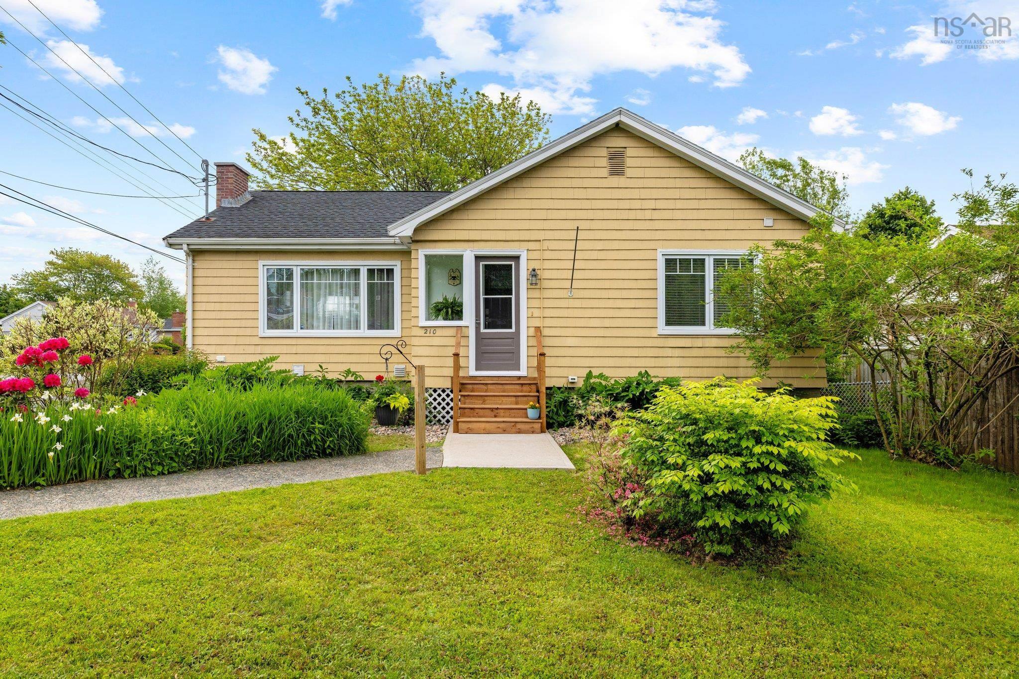 $489,900.00: 210 Main Street, Dartmouth
