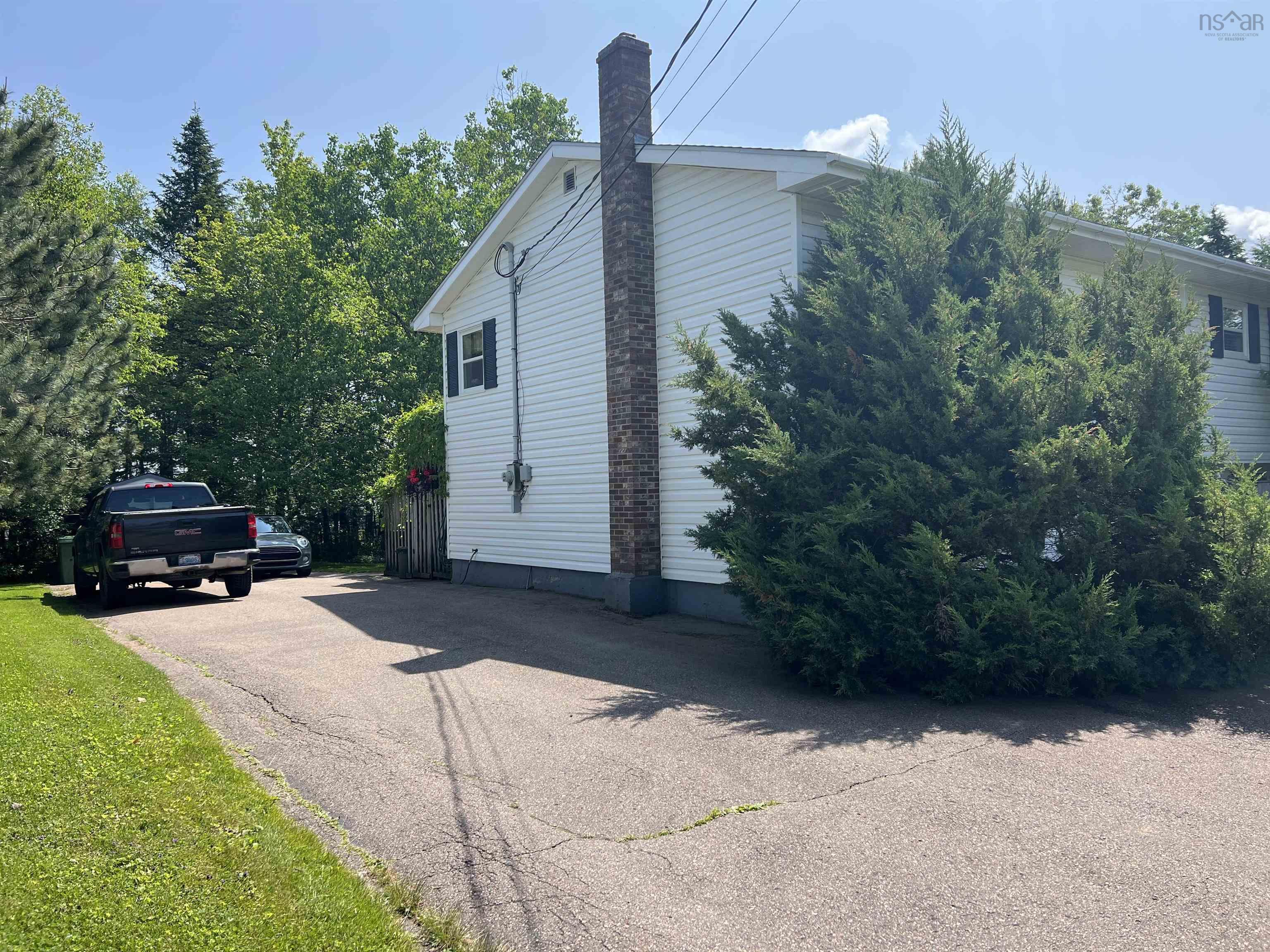 $449,900.00: 98 Oakwood Drive, Truro Heights