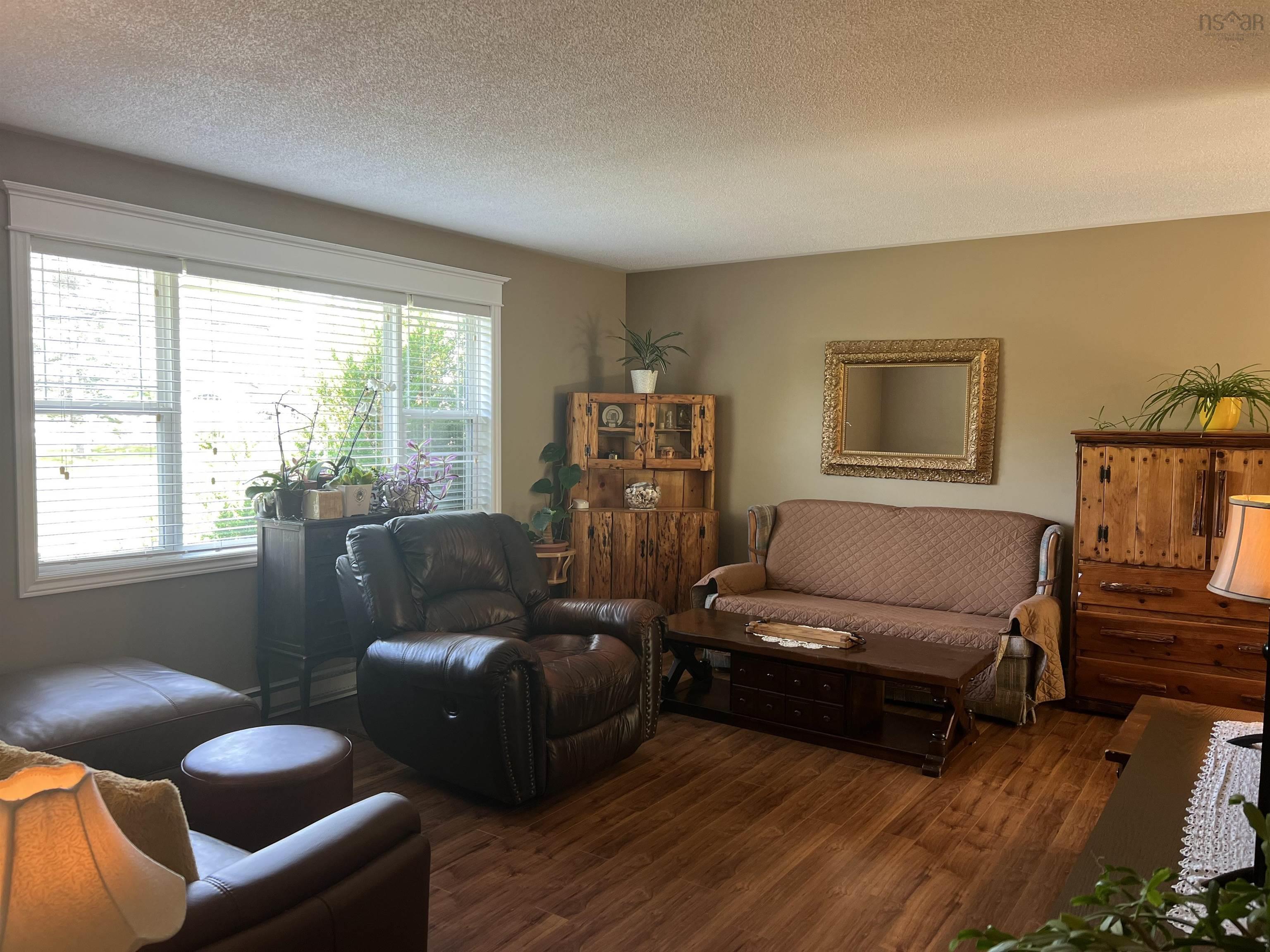 $449,900.00: 98 Oakwood Drive, Truro Heights