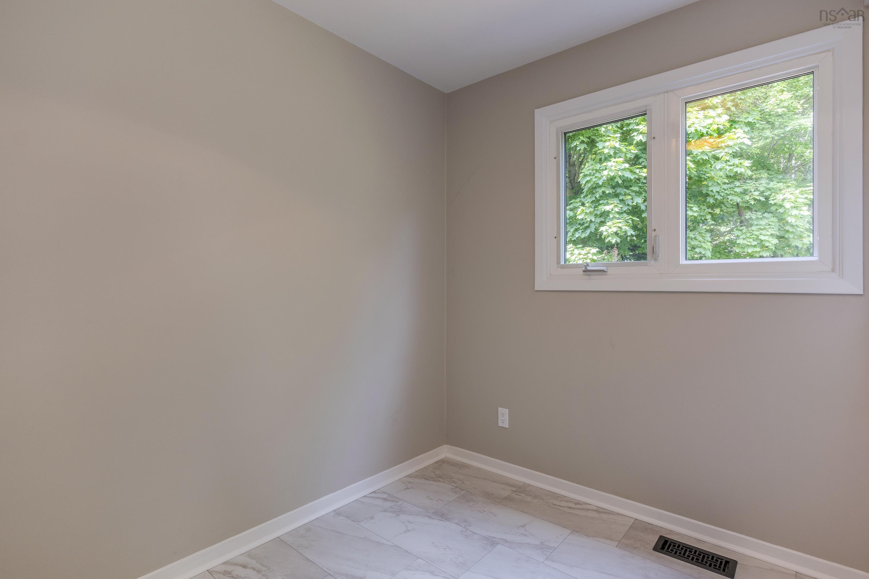$389,900.00: 8 Christopher Avenue, Dartmouth