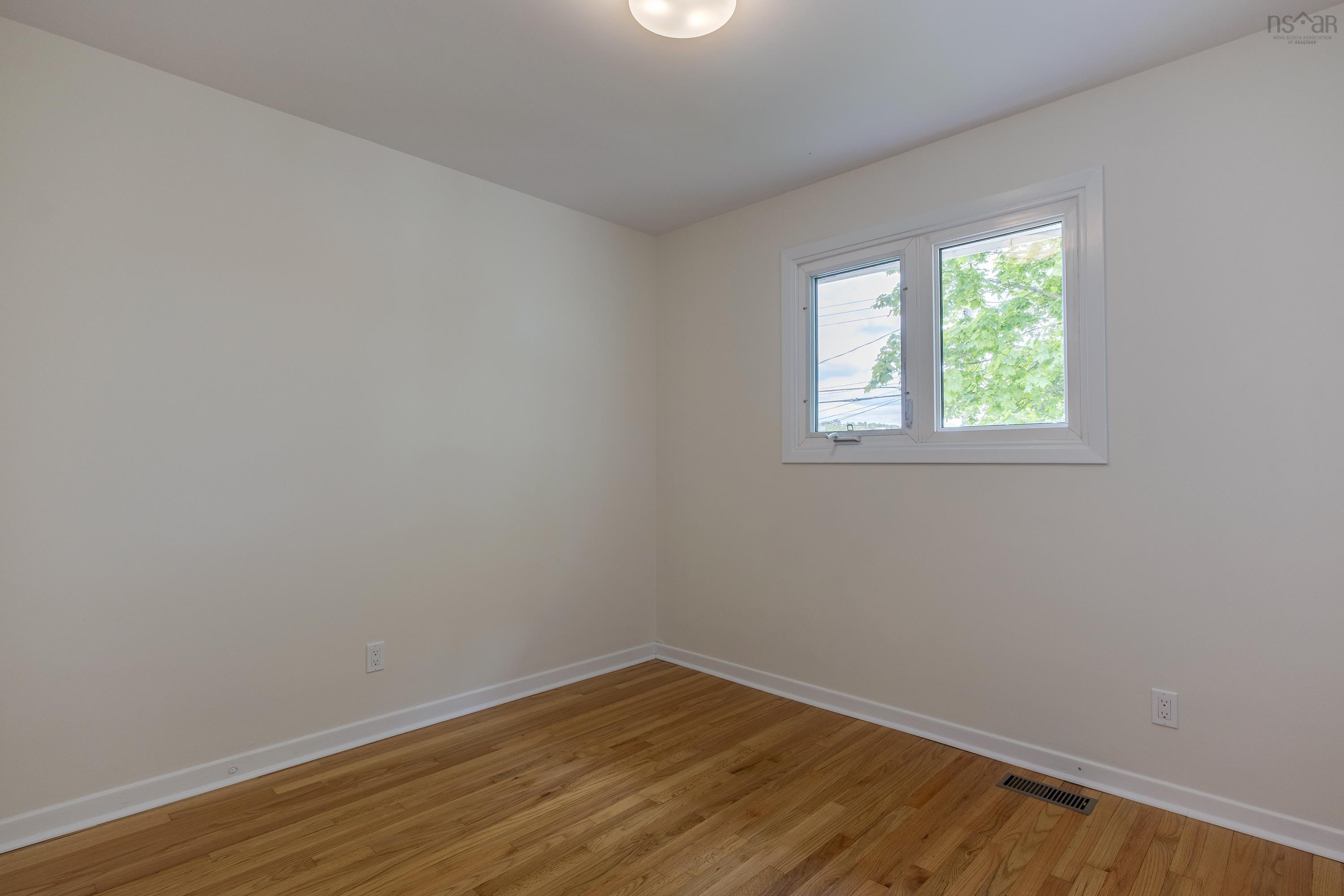 $389,900.00: 8 Christopher Avenue, Dartmouth