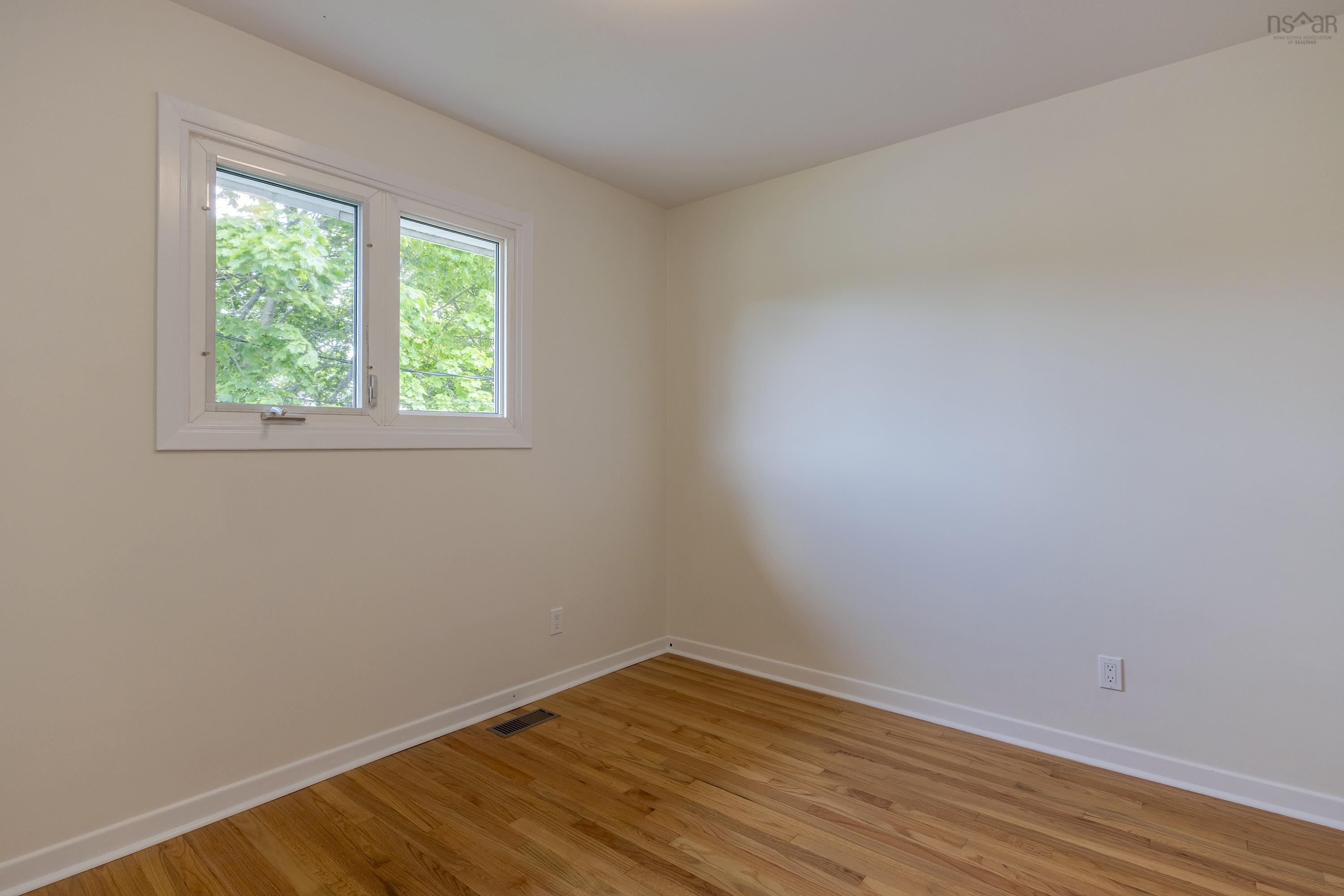 $389,900.00: 8 Christopher Avenue, Dartmouth
