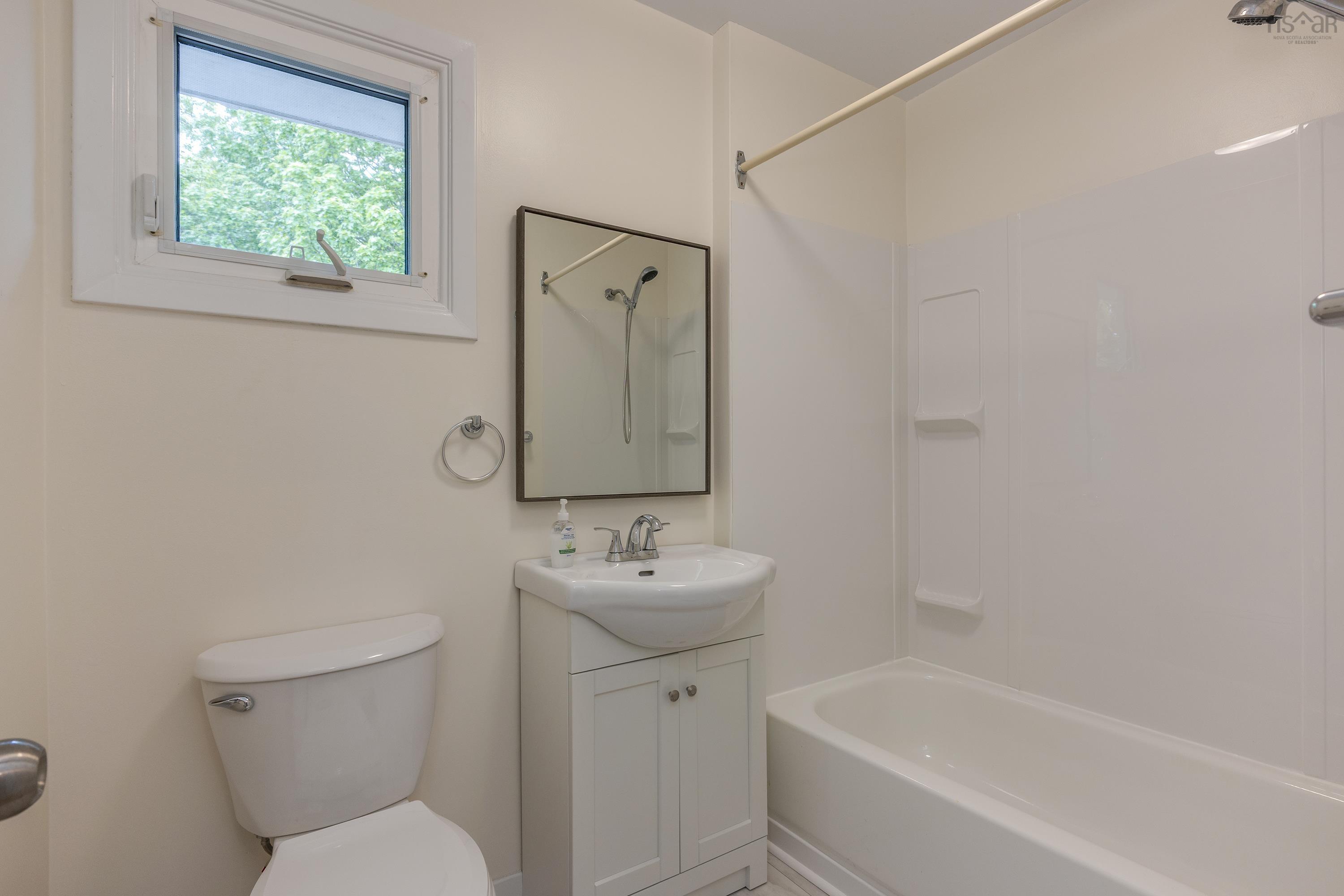 $389,900.00: 8 Christopher Avenue, Dartmouth