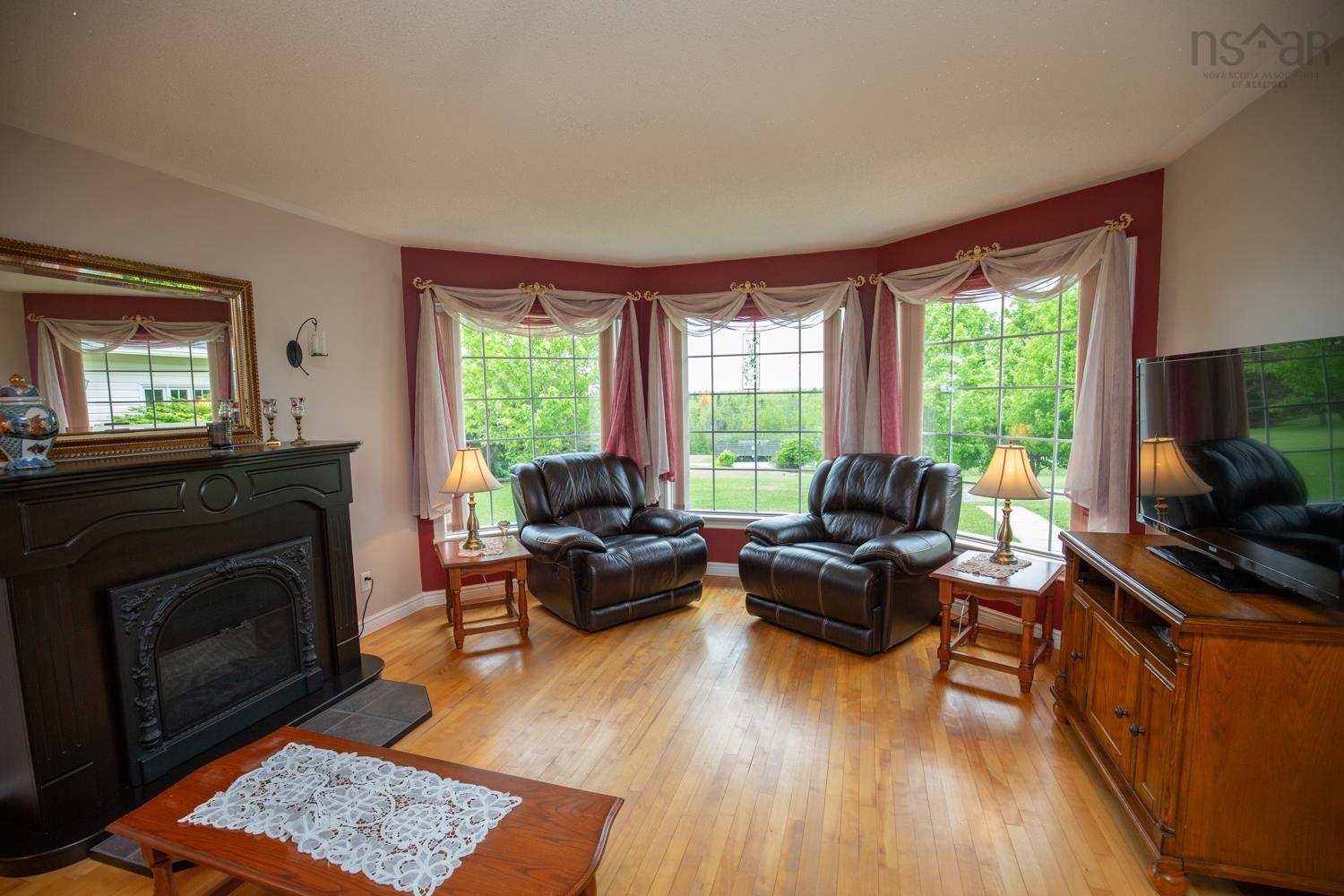 $599,000.00: 1332 MEADOWVALE Road, Meadowvale