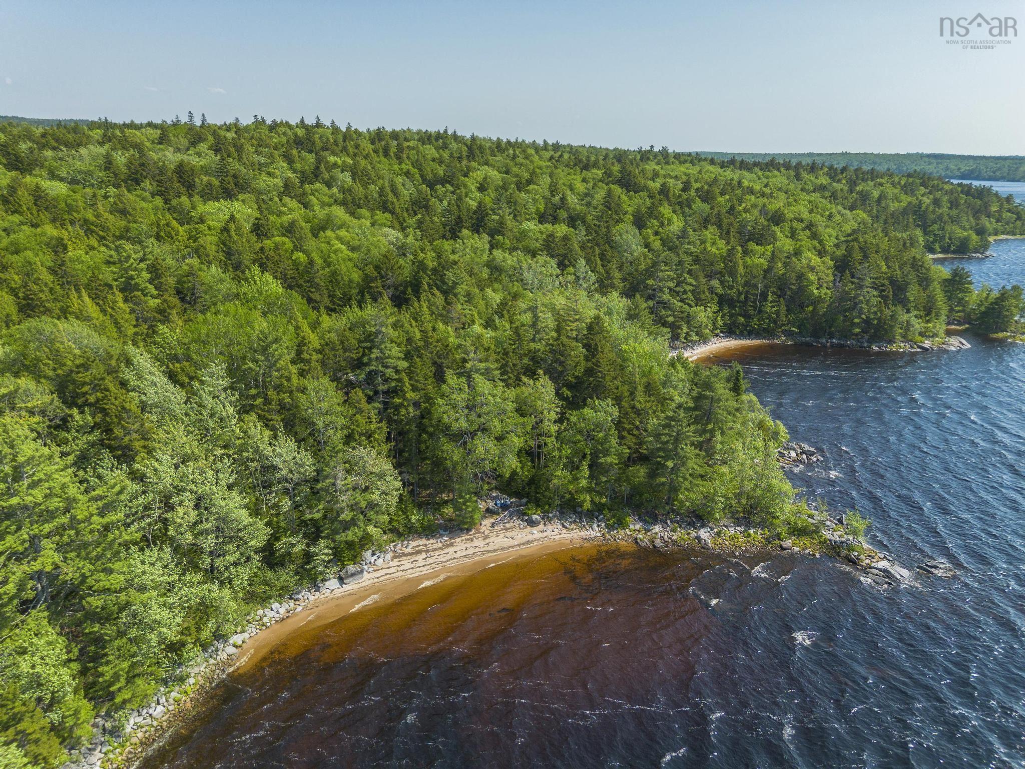 $400,000.00: 10 South Point Road, Sherbrooke Lake