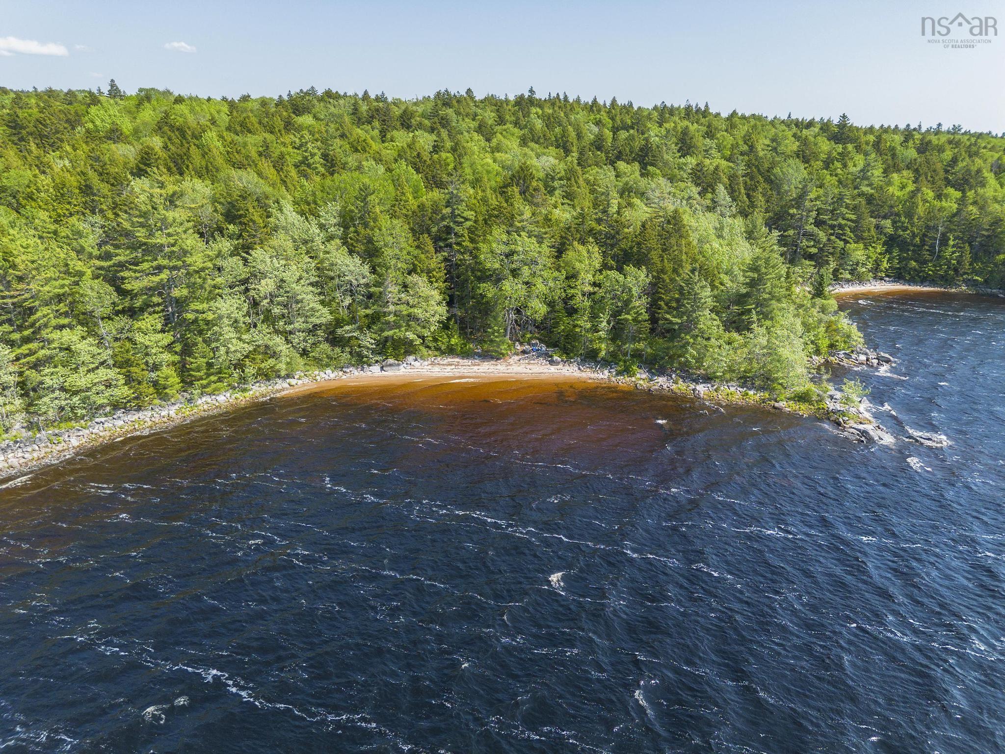 $400,000.00: 10 South Point Road, Sherbrooke Lake