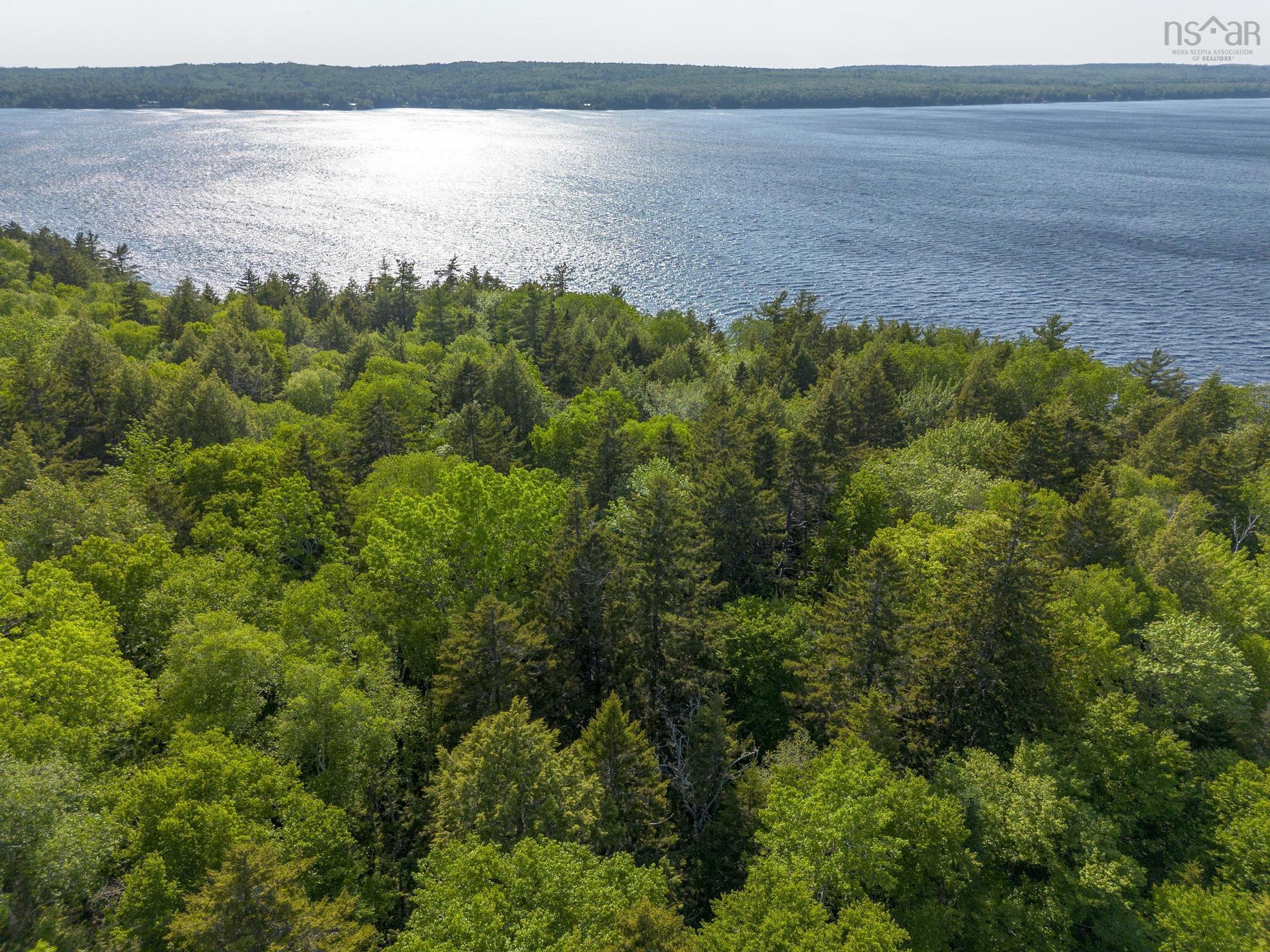 $400,000.00: 10 South Point Road, Sherbrooke Lake