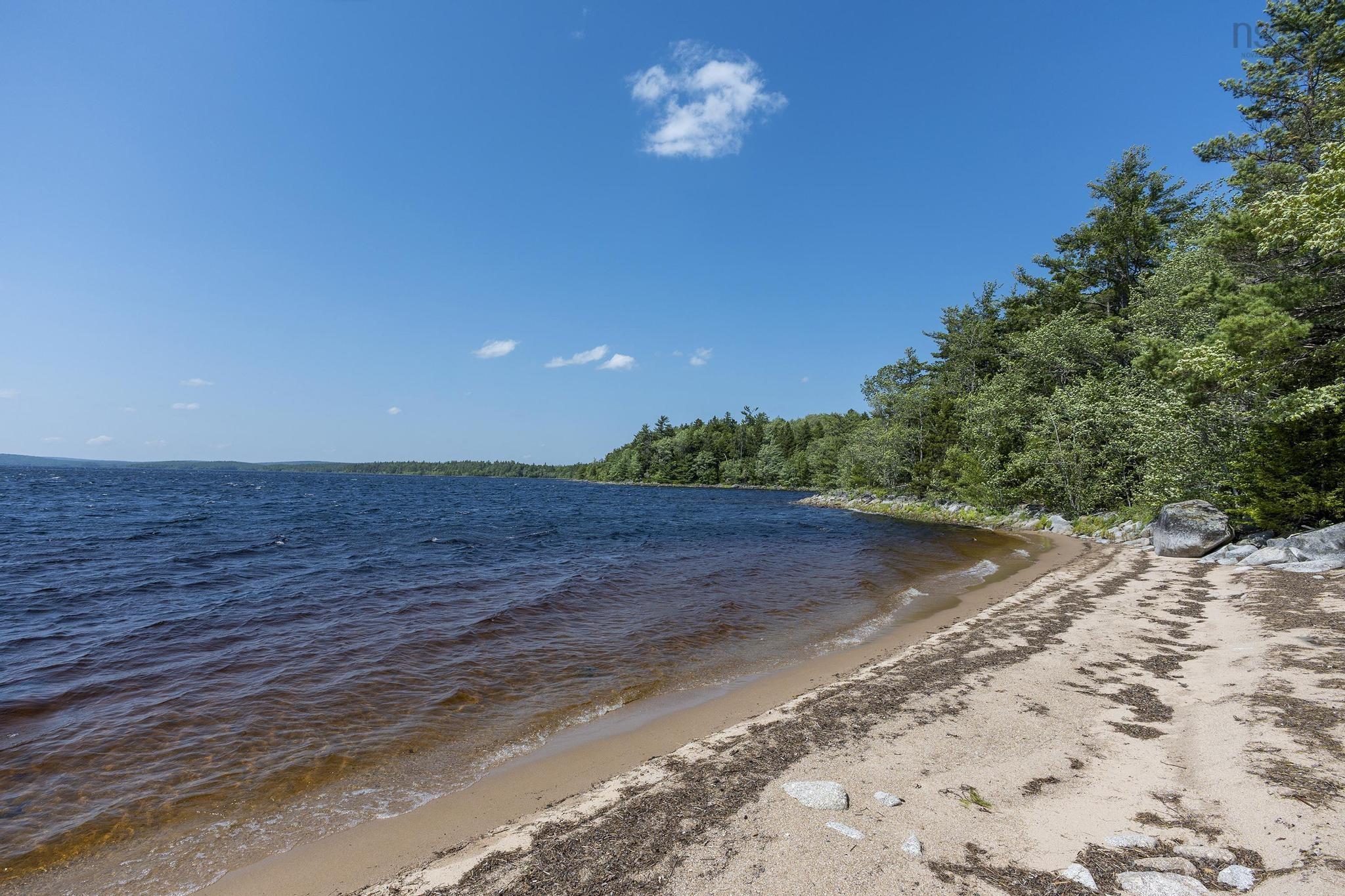 $400,000.00: 10 South Point Road, Sherbrooke Lake