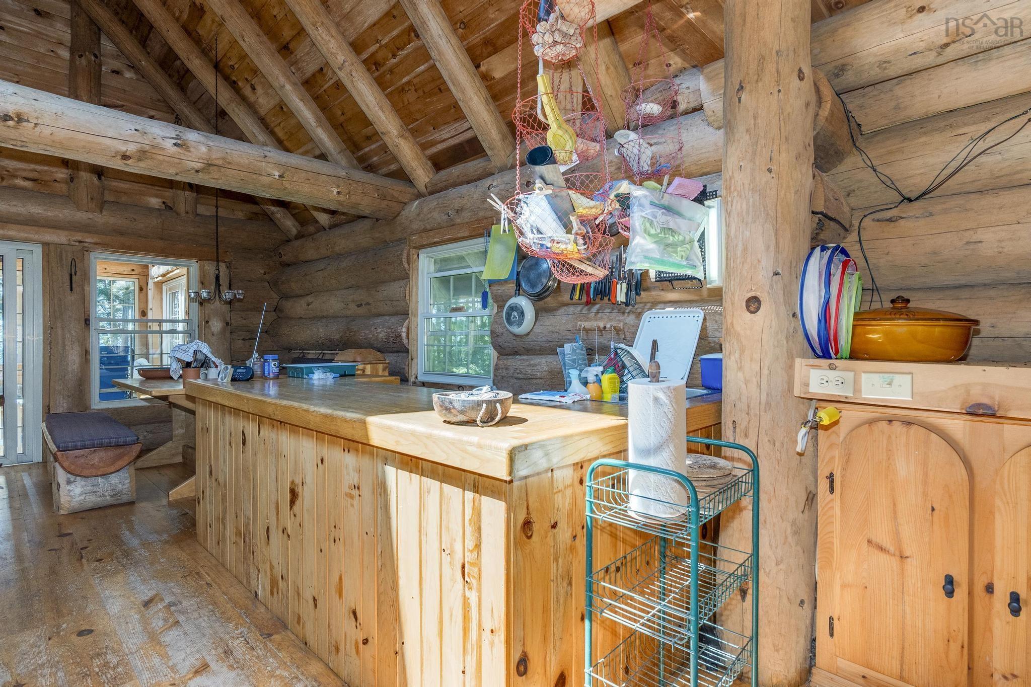 $400,000.00: 10 South Point Road, Sherbrooke Lake