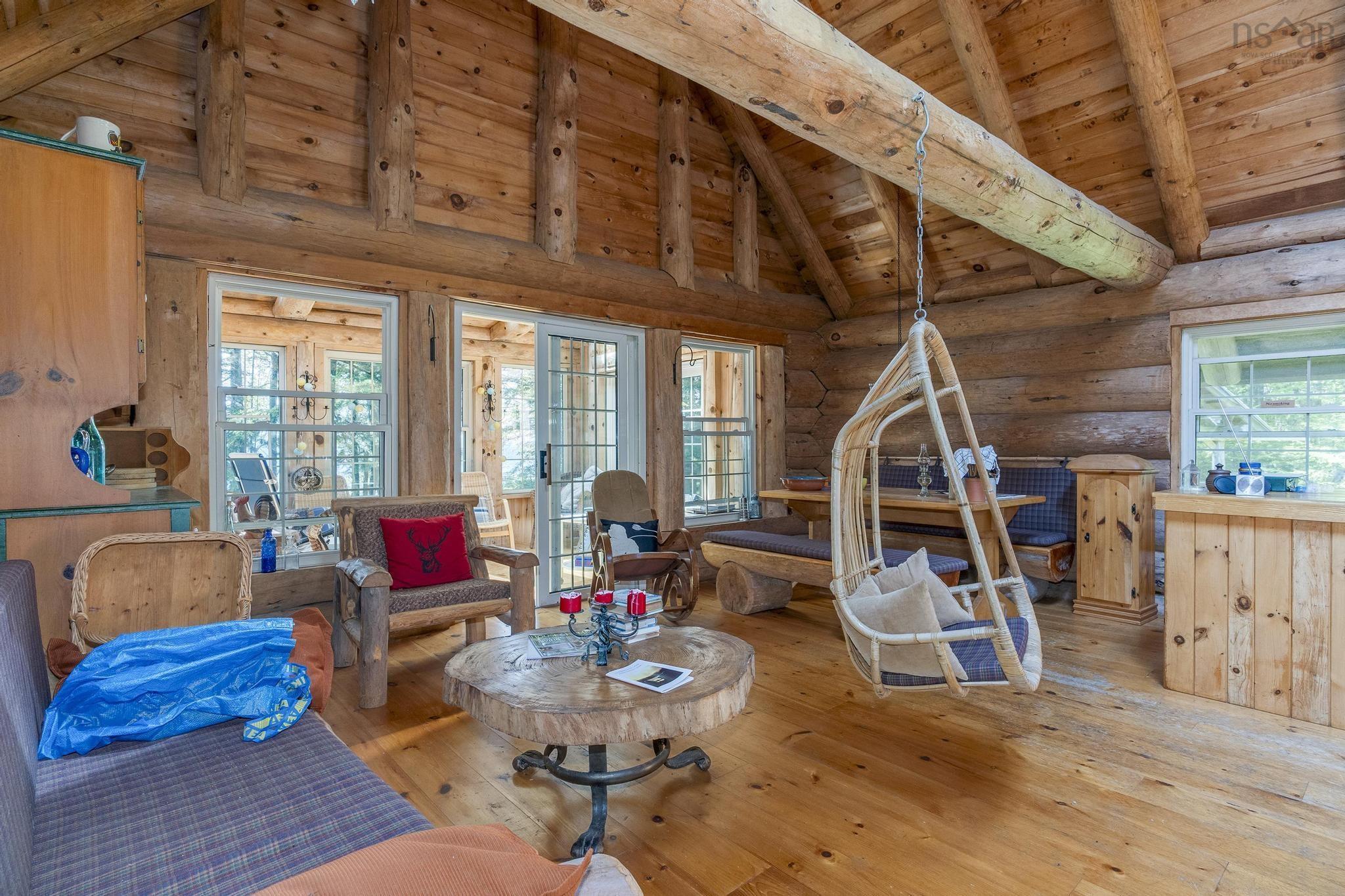 $400,000.00: 10 South Point Road, Sherbrooke Lake