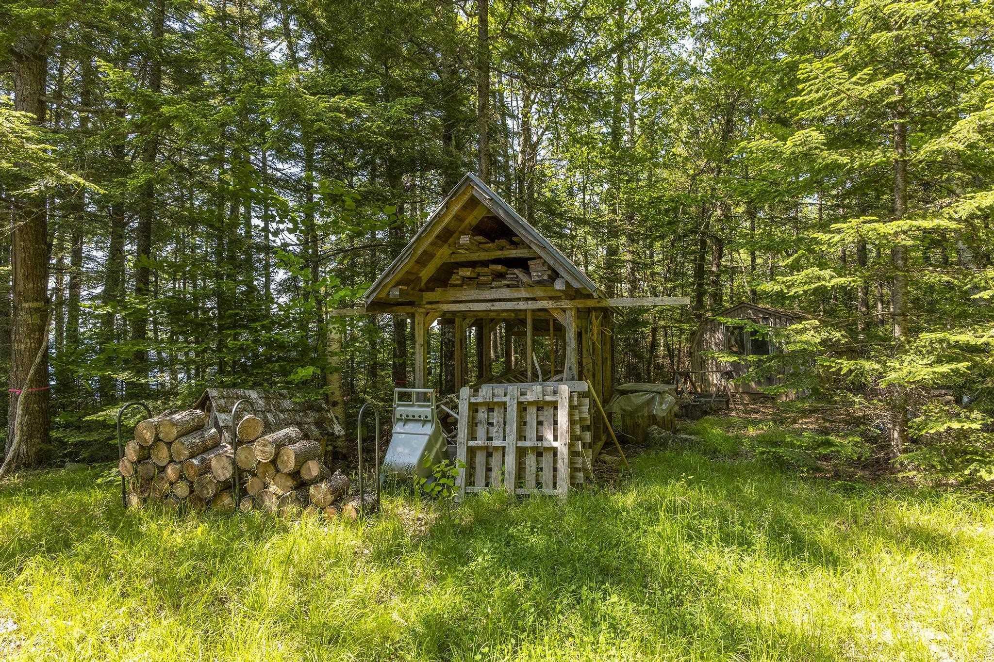 $400,000.00: 10 South Point Road, Sherbrooke Lake