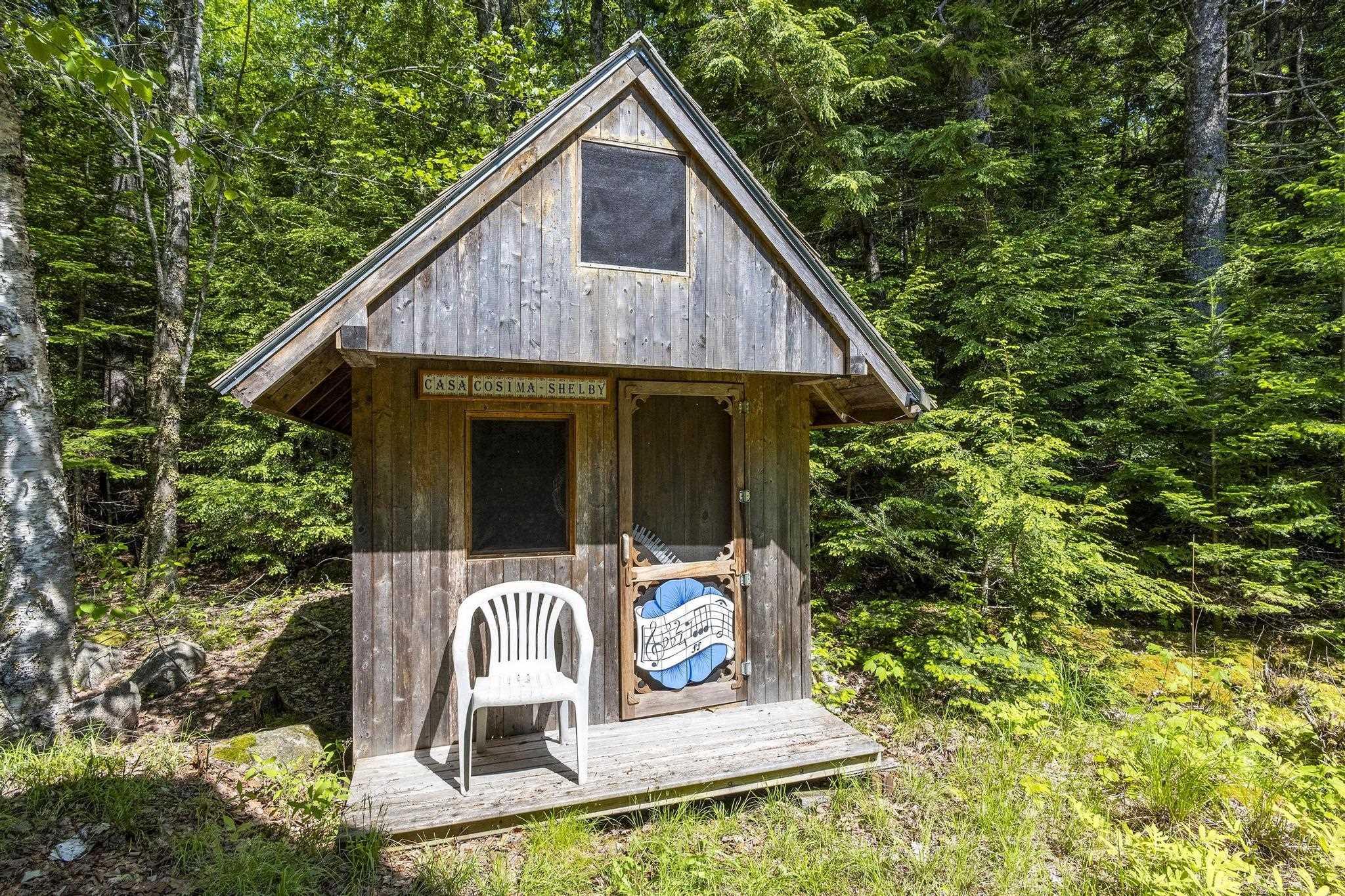 $400,000.00: 10 South Point Road, Sherbrooke Lake