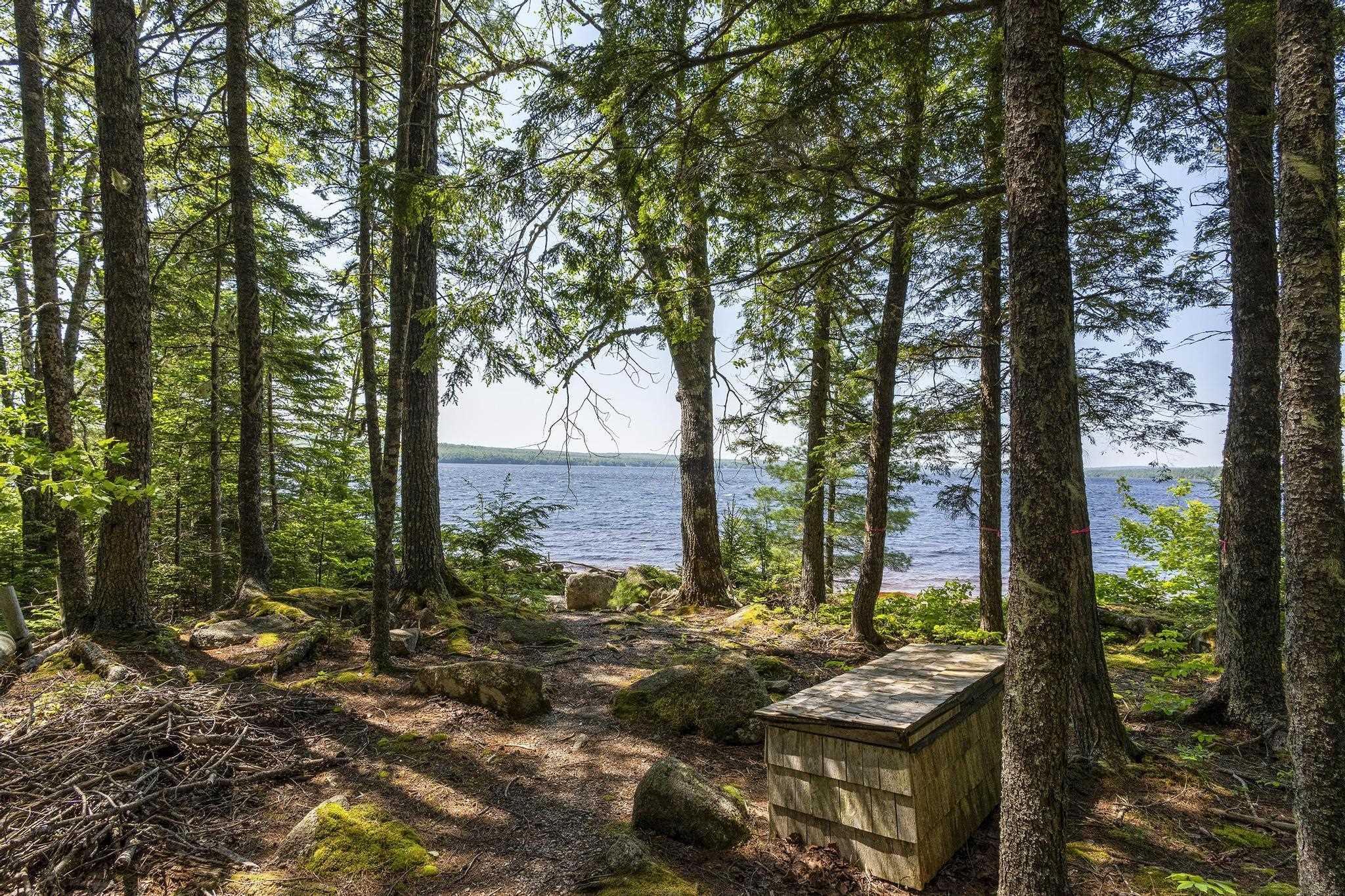 $400,000.00: 10 South Point Road, Sherbrooke Lake