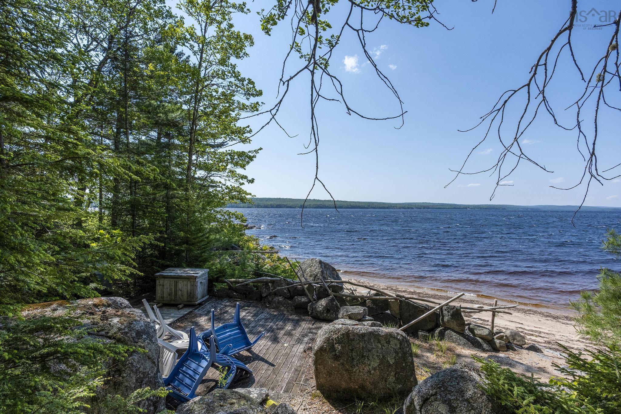 $400,000.00: 10 South Point Road, Sherbrooke Lake