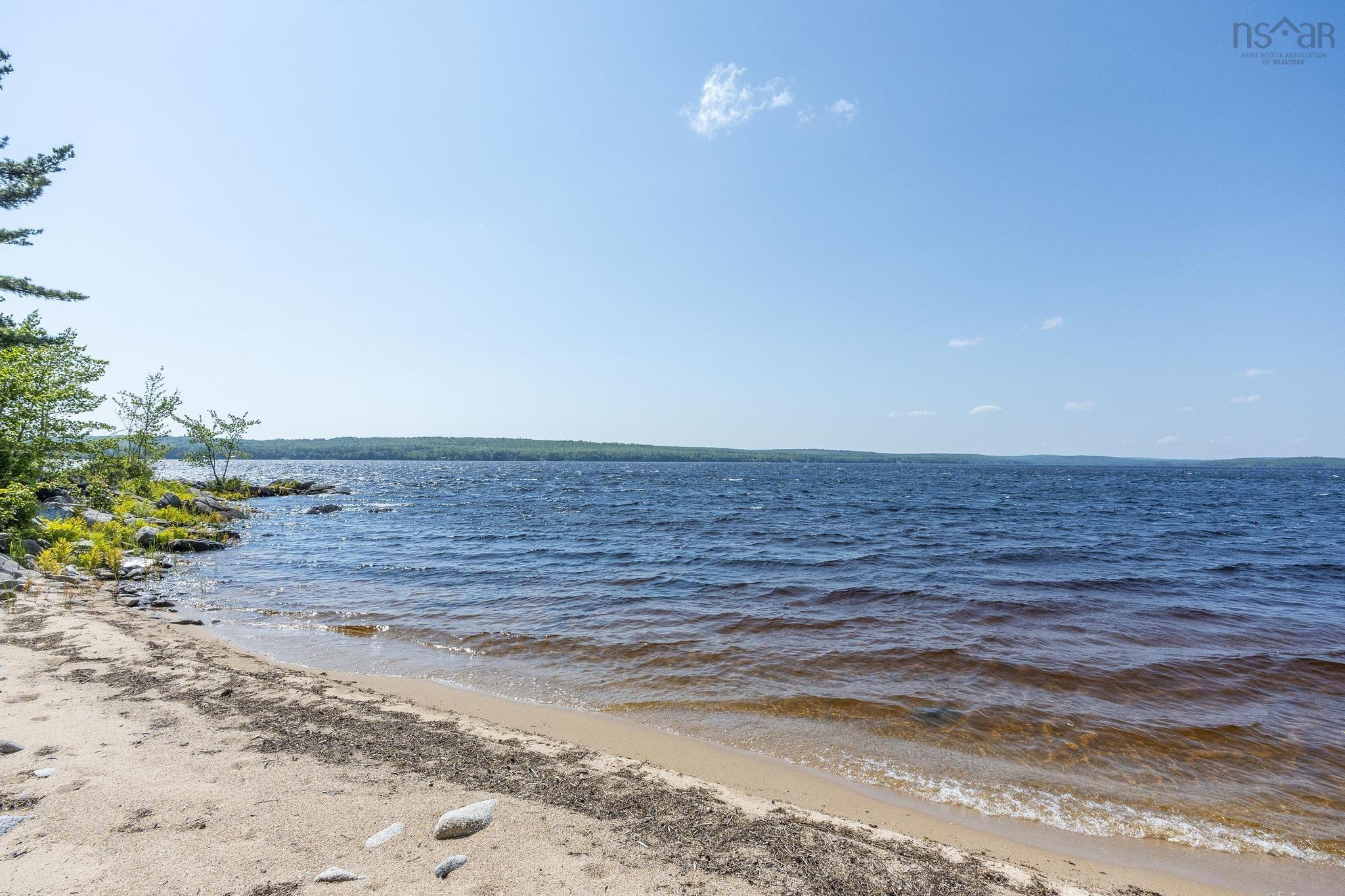 $400,000.00: 10 South Point Road, Sherbrooke Lake