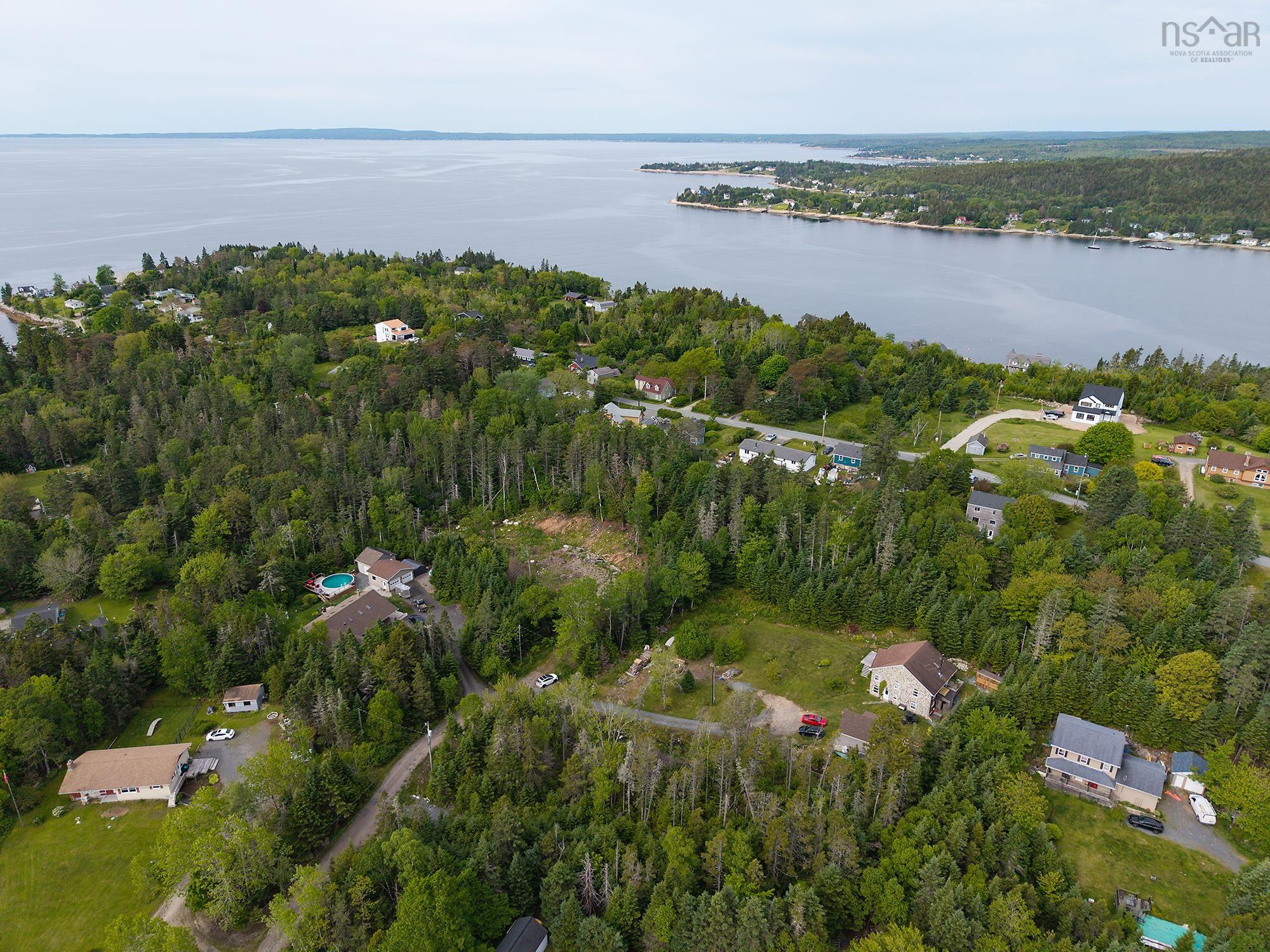 10 Spruce Lane, Boutiliers Point, NS (MLS 202514774)