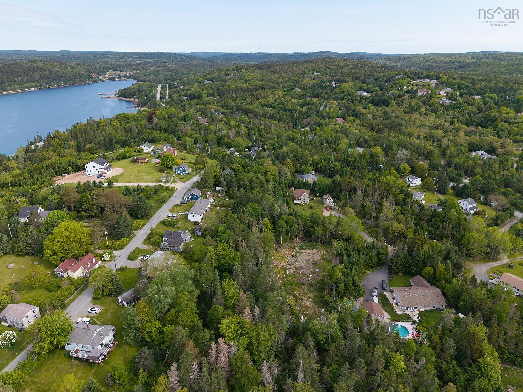 10 Spruce Lane, Boutiliers Point, NS (MLS 202514774)